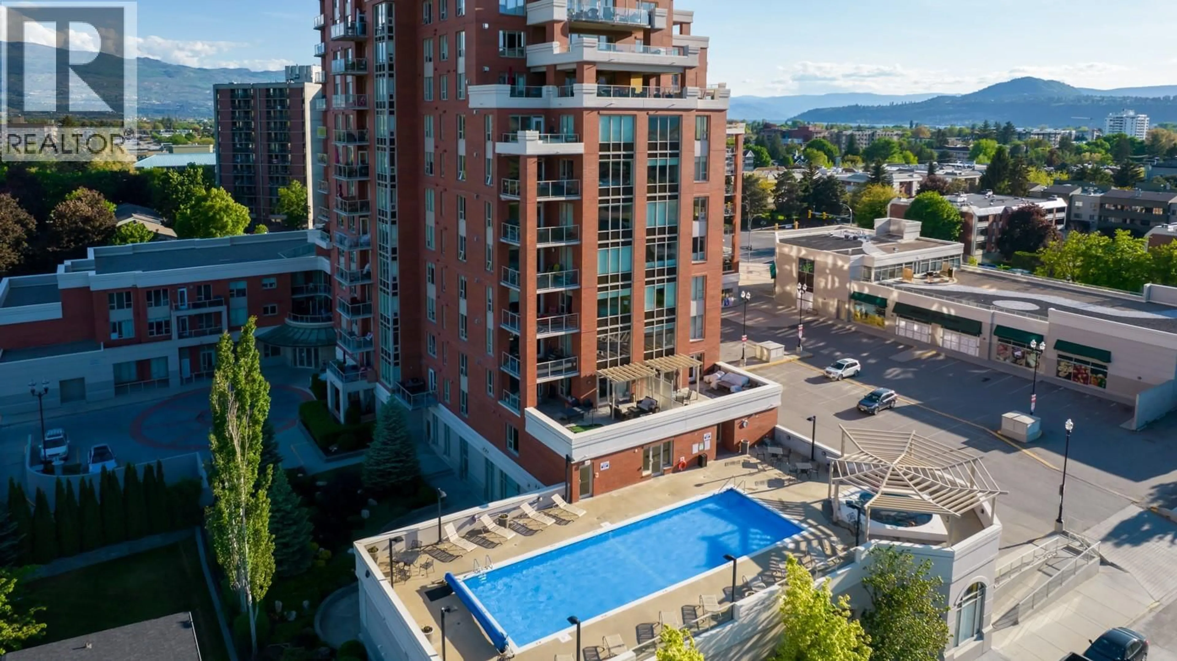 Pool for 215 - 1160 BERNARD AVENUE, Kelowna British Columbia V1Y6R2