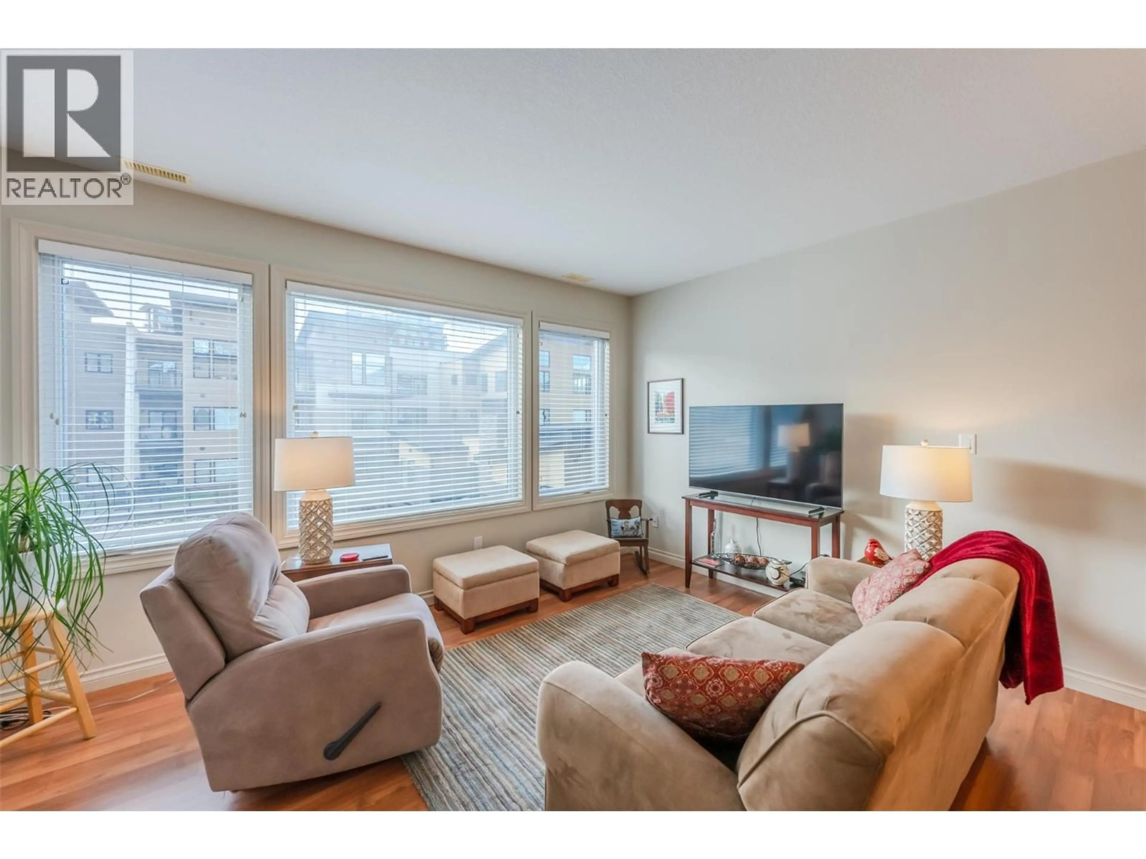 Living room with furniture, unknown for 304 - 3311 WILSON STREET, Penticton British Columbia V2A8J3