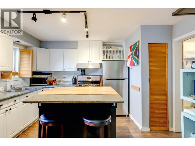 1703 33 STREET, Vernon 3
