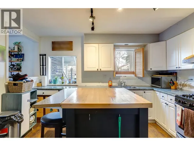 1703 33 STREET, Vernon 5