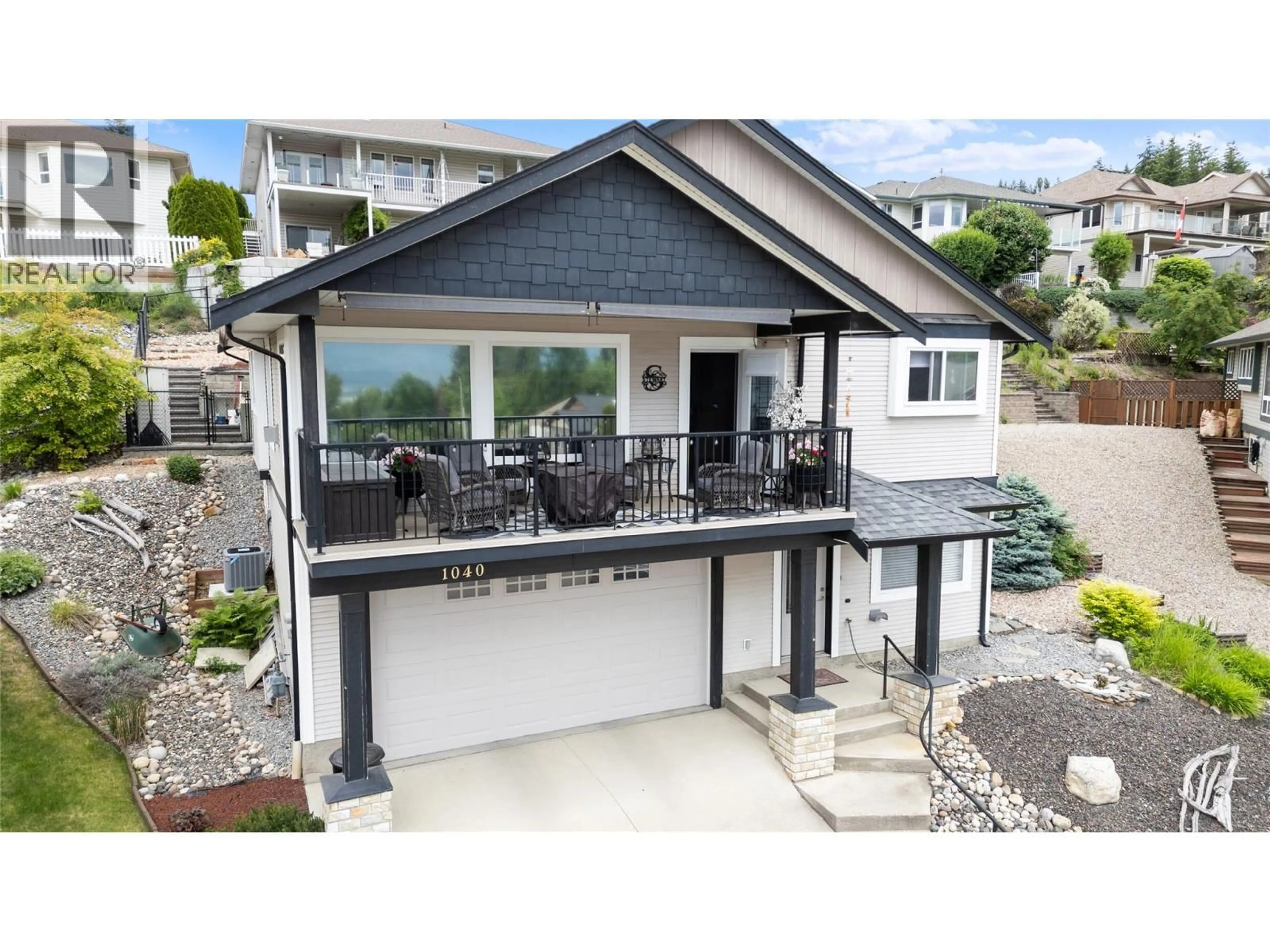 Home with vinyl exterior material, unknown for 1040 14 AVENUE SOUTHEAST, Salmon Arm British Columbia V1E2R6