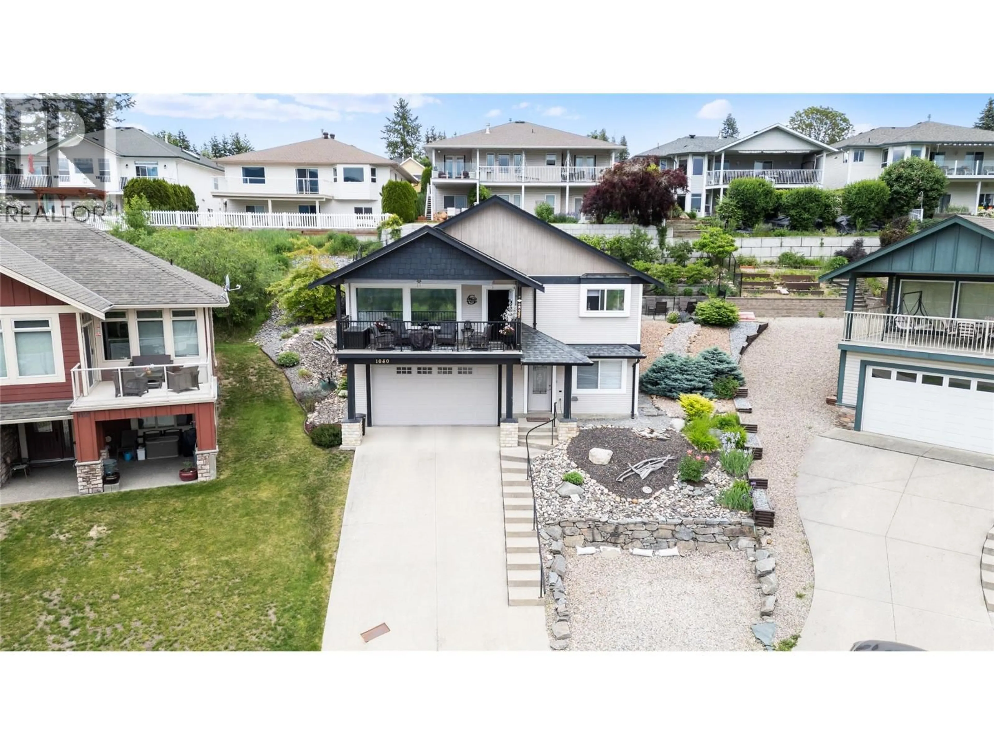 A pic from outside/outdoor area/front of a property/back of a property/a pic from drone, unknown for 1040 14 AVENUE SOUTHEAST, Salmon Arm British Columbia V1E2R6