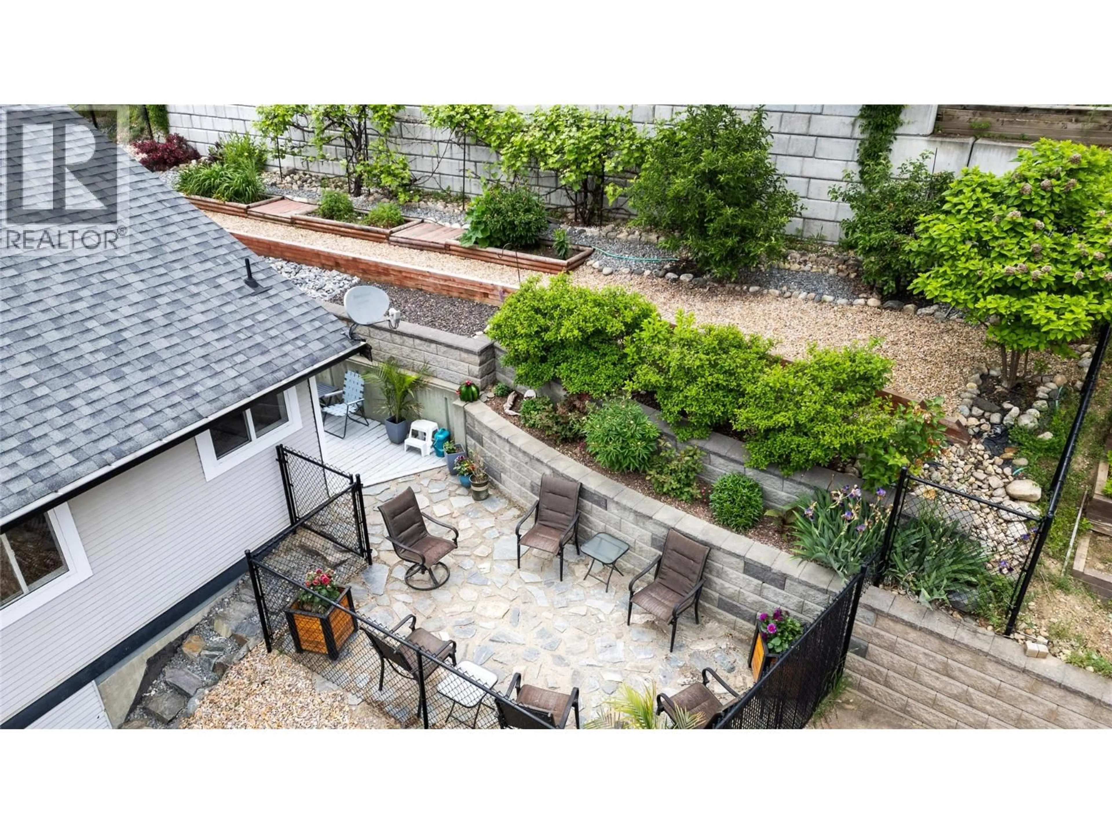 Patio, unknown for 1040 14 AVENUE SOUTHEAST, Salmon Arm British Columbia V1E2R6