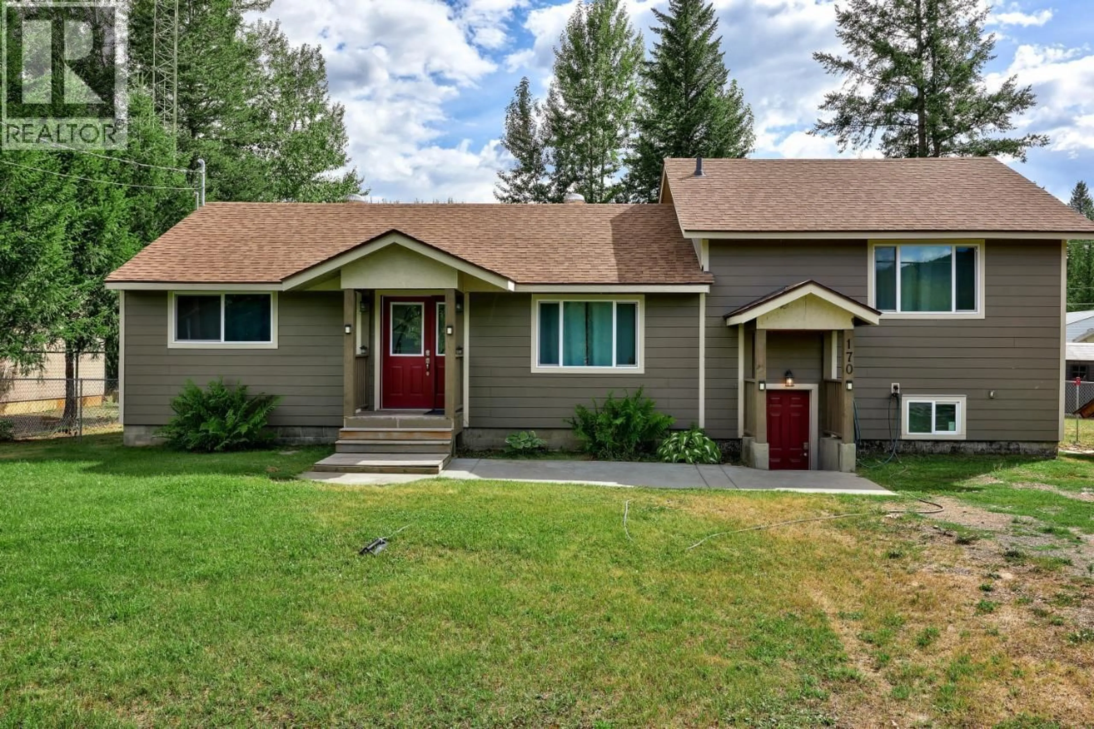 Home with vinyl exterior material, street for 170 JENKINS ROAD, Clearwater British Columbia V0E1N2