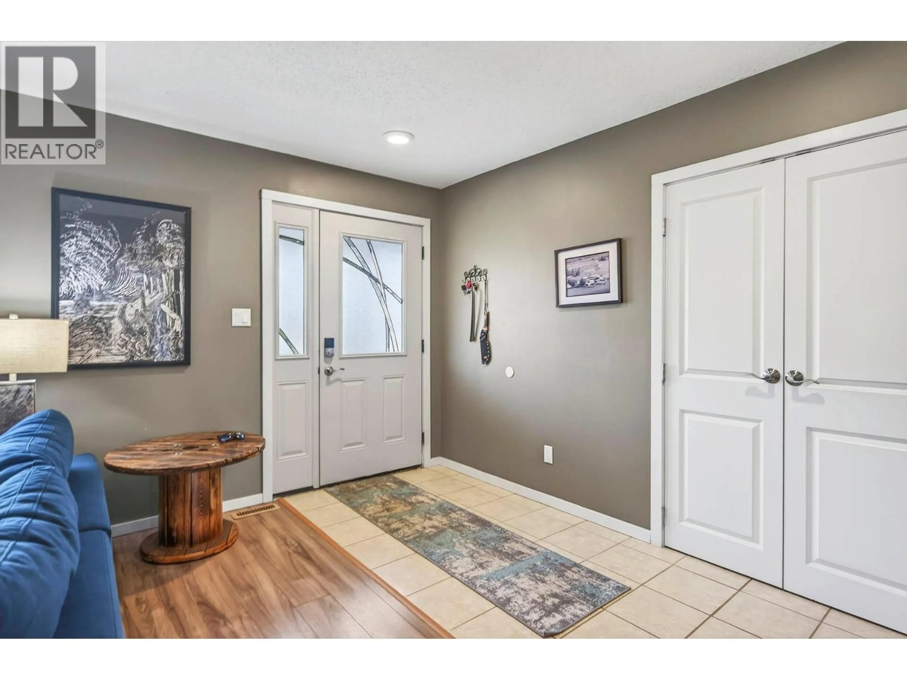 Indoor entryway for 170 JENKINS ROAD, Clearwater British Columbia V0E1N2