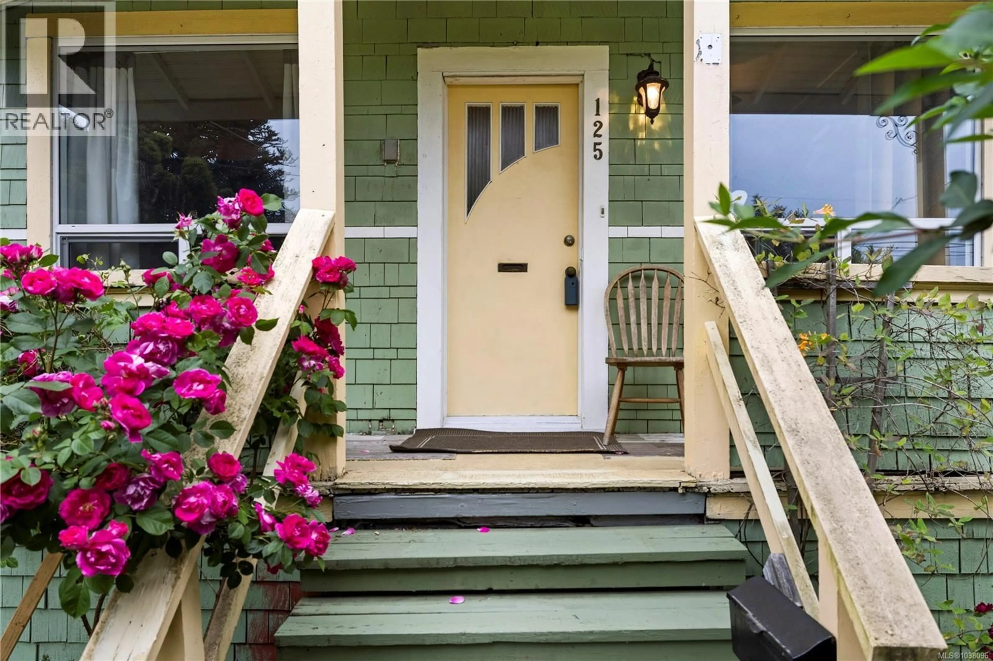 Indoor entryway for 125 VICTORIA ROAD, Nanaimo British Columbia V9R4P4