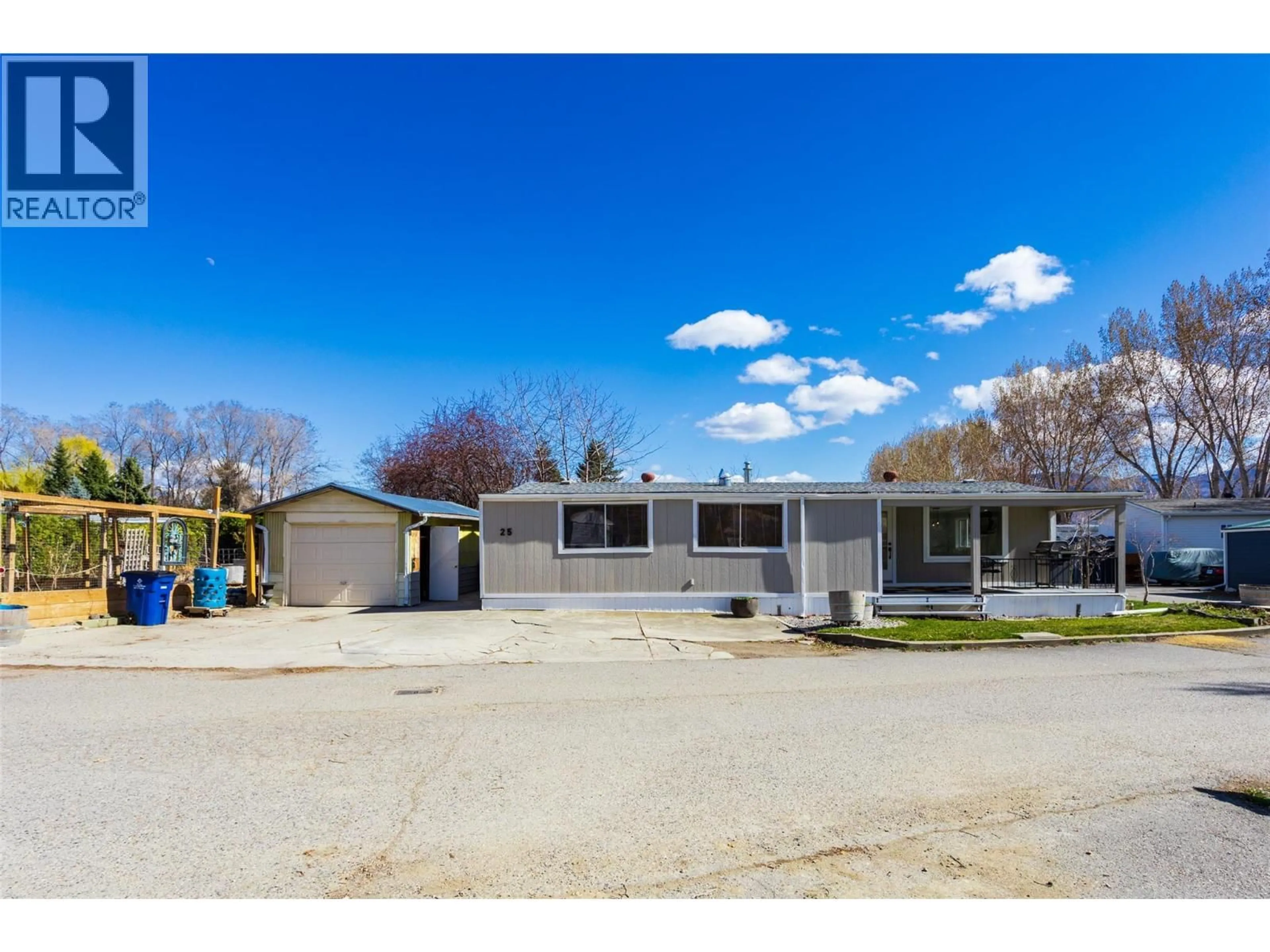 A pic from outside/outdoor area/front of a property/back of a property/a pic from drone, street for 25 - 2095 BOUCHERIE ROAD, West Kelowna British Columbia V4T1Z4