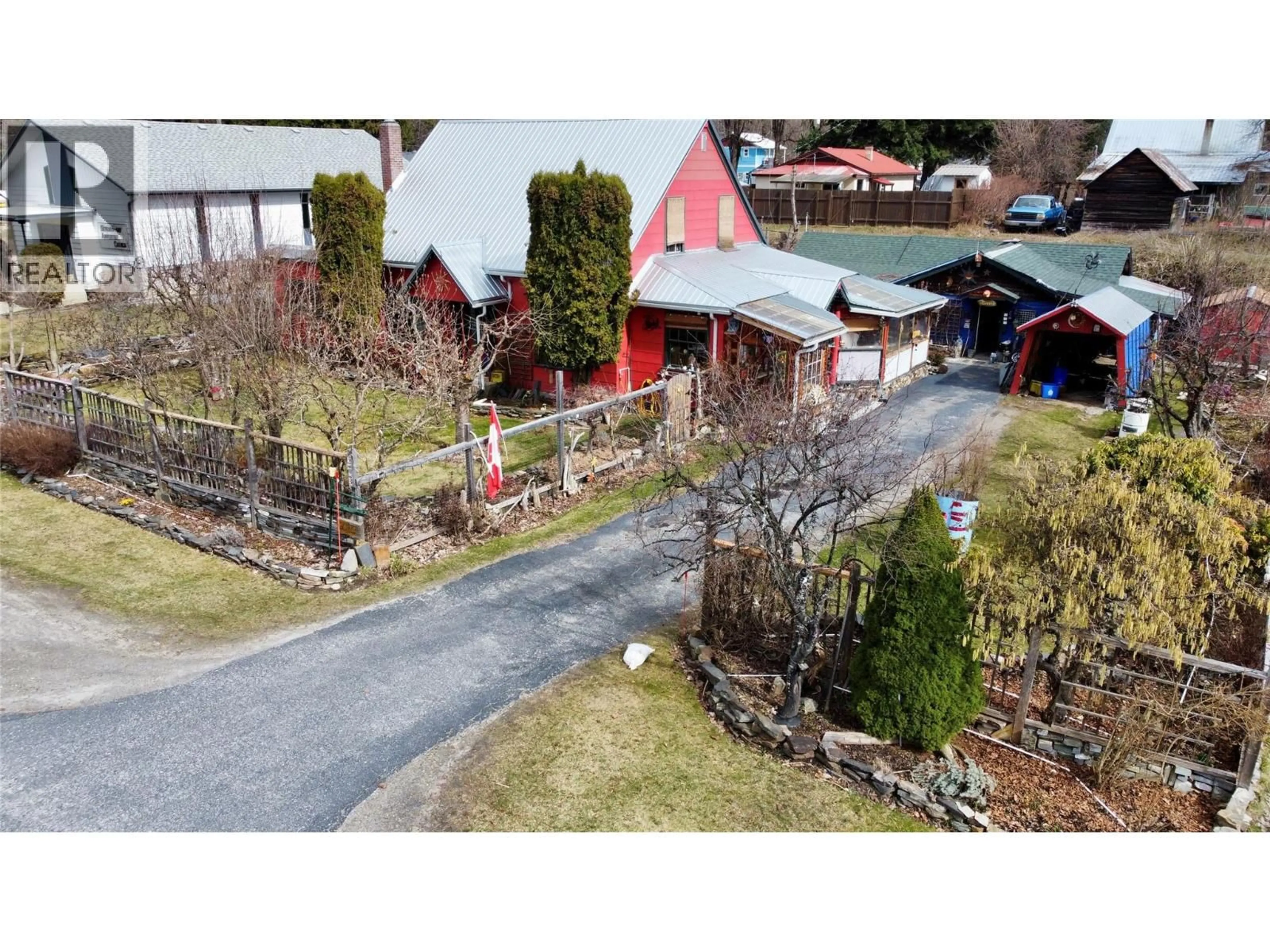 A pic from outside/outdoor area/front of a property/back of a property/a pic from drone, street for 203 4TH AVENUE NORTHWEST, Nakusp British Columbia V0G1R0