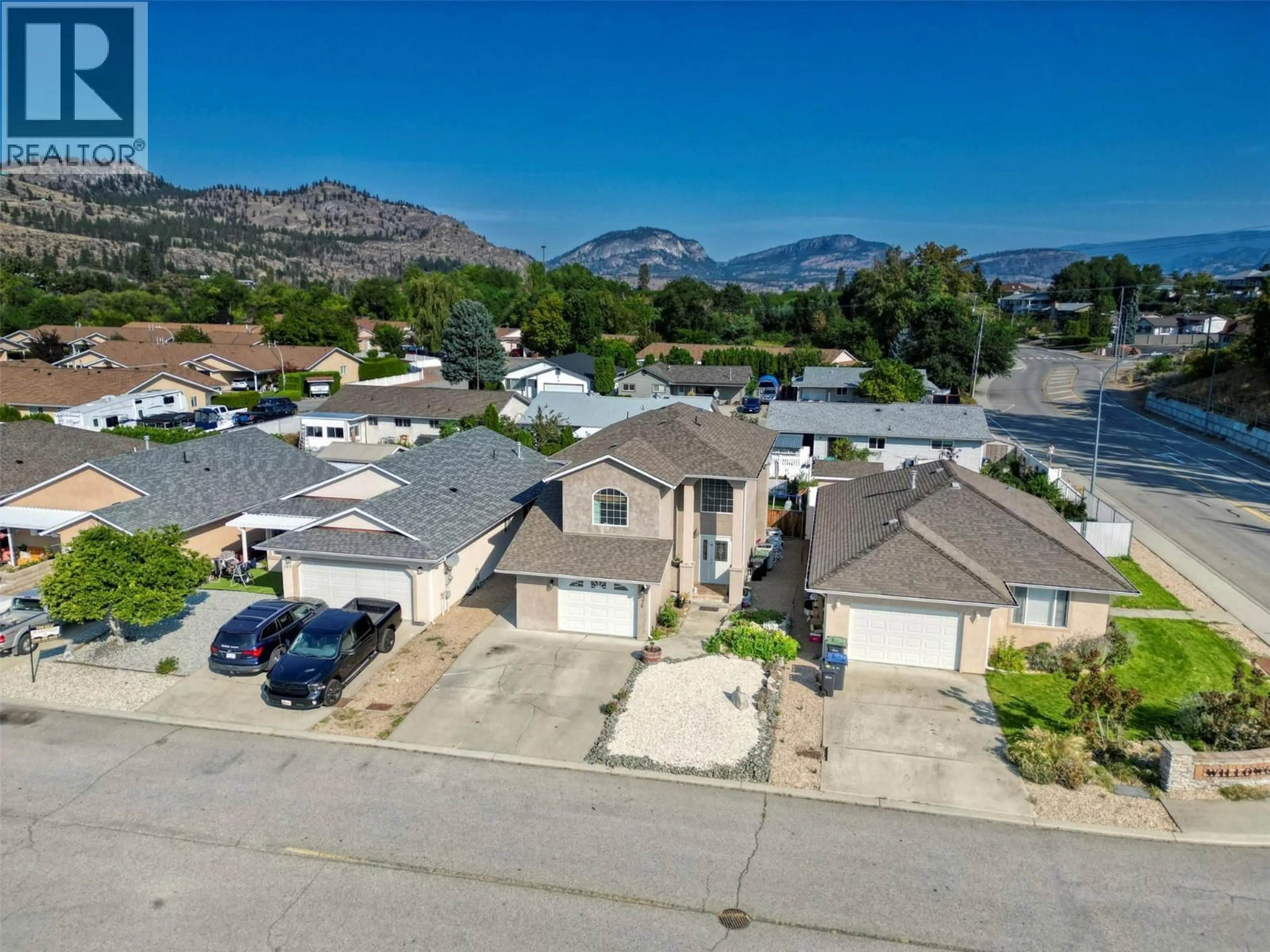 A pic from outside/outdoor area/front of a property/back of a property/a pic from drone, mountain view for 270 WILLOWS PLACE, Oliver British Columbia V0H1T4