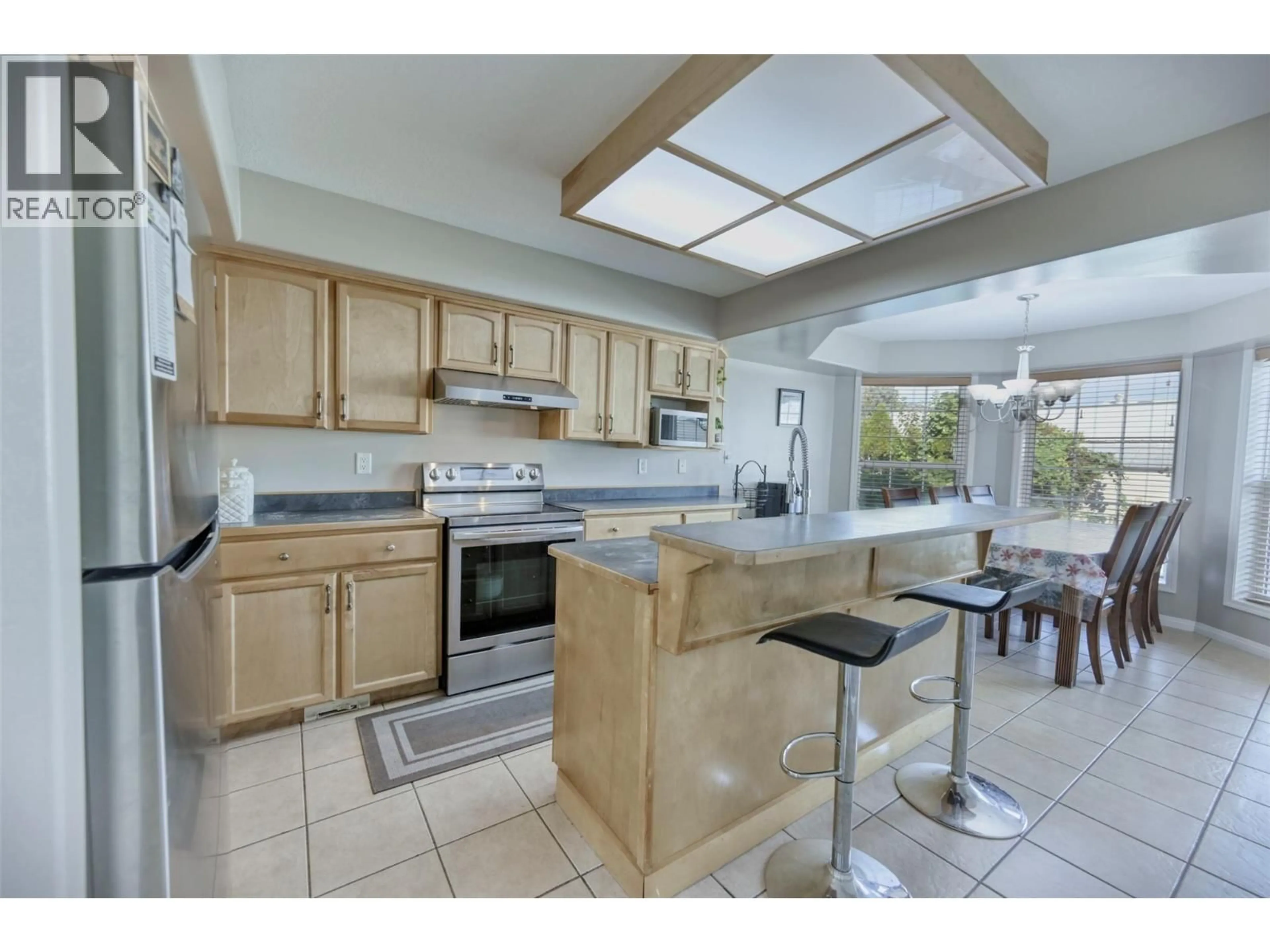 Open concept kitchen, ceramic/tile floor for 270 WILLOWS PLACE, Oliver British Columbia V0H1T4