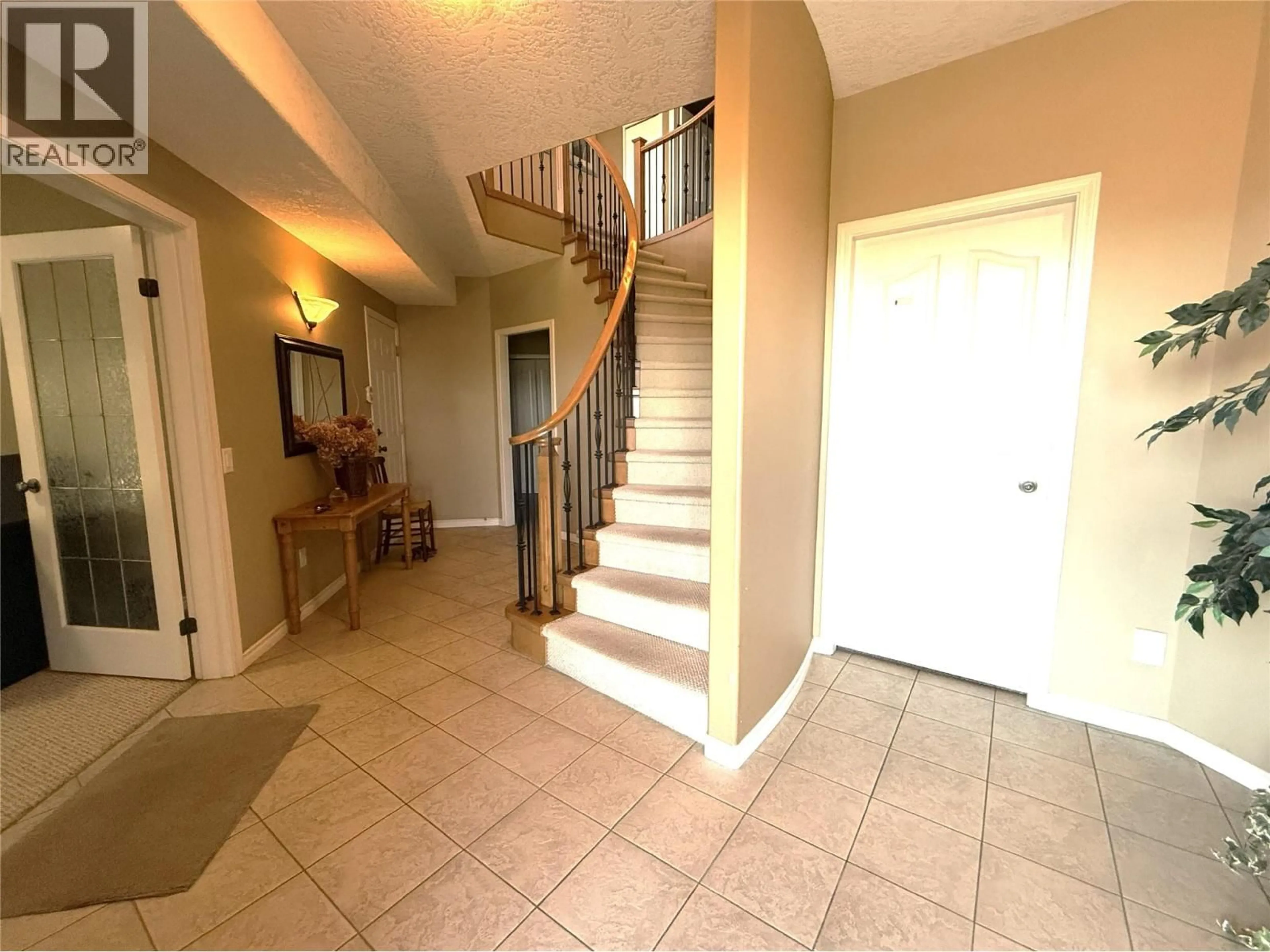 Indoor entryway for 1893 MCKINLEY COURT, Kamloops British Columbia V2E2L9