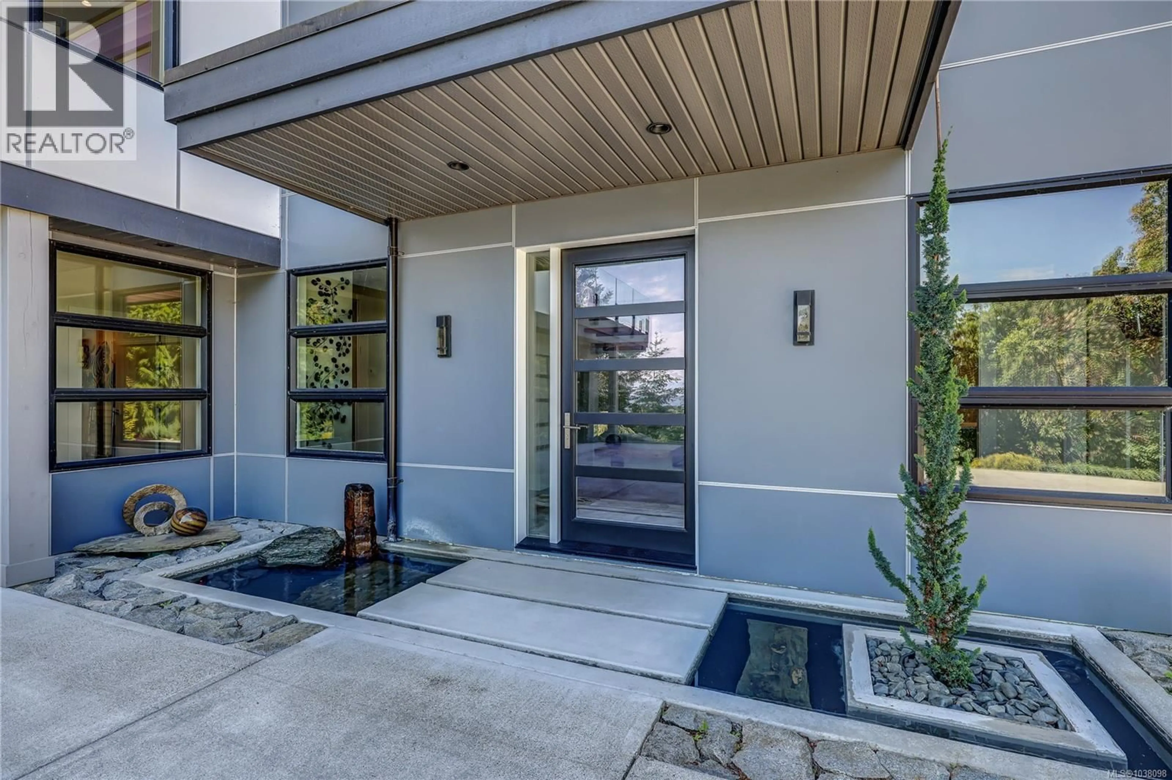 Indoor entryway for 3450 DOLPHIN DRIVE, Nanoose Bay British Columbia V9P9H6