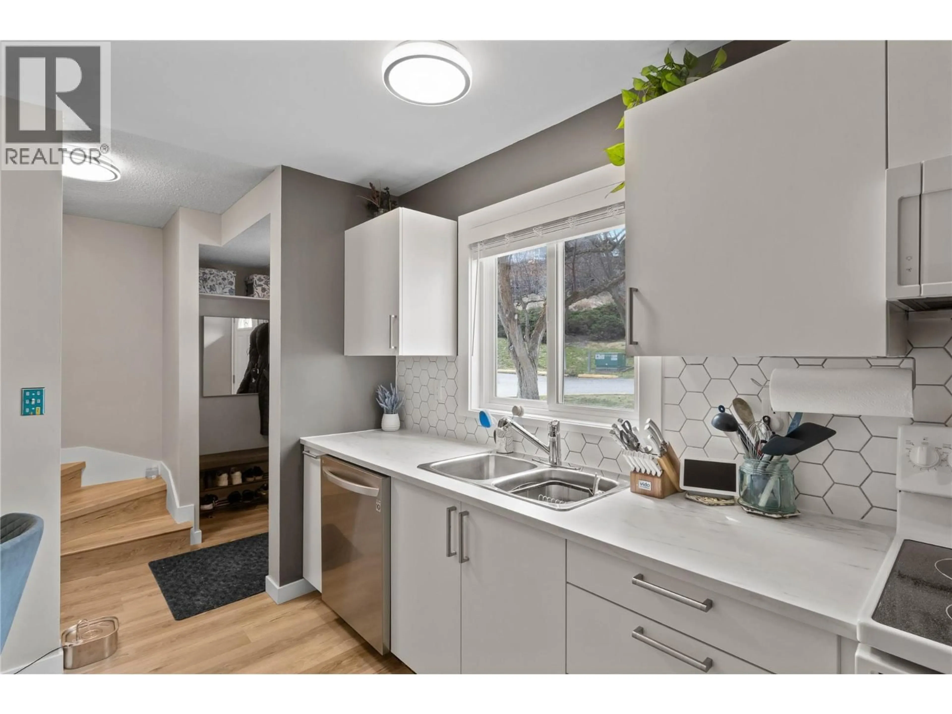 Unknown for 46 - 1605 SUMMIT DRIVE, Kamloops British Columbia V2E2A5