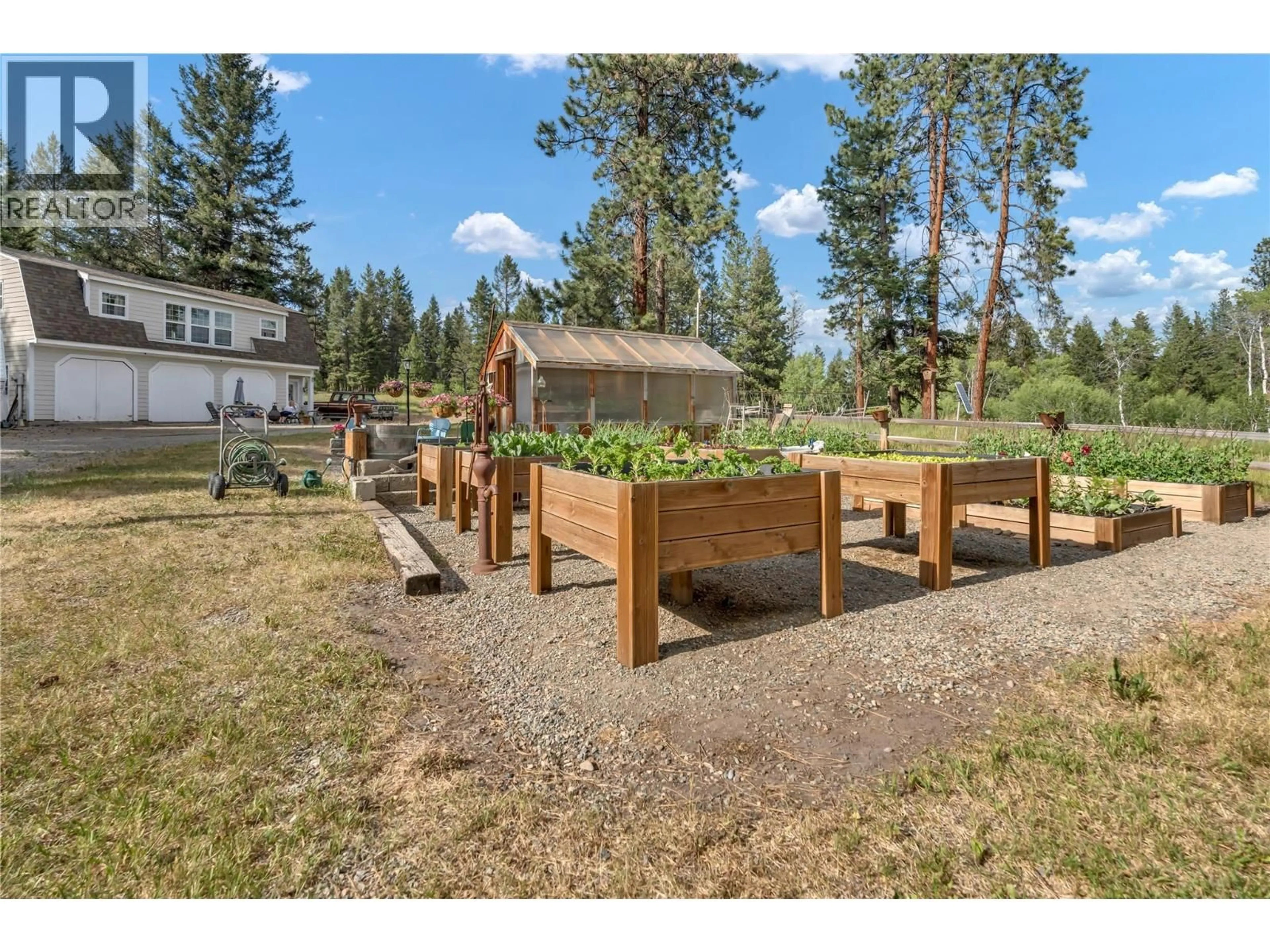 Patio, unknown for 942 COPPER MOUNTAIN RD OTHER, Princeton British Columbia V0X1W0