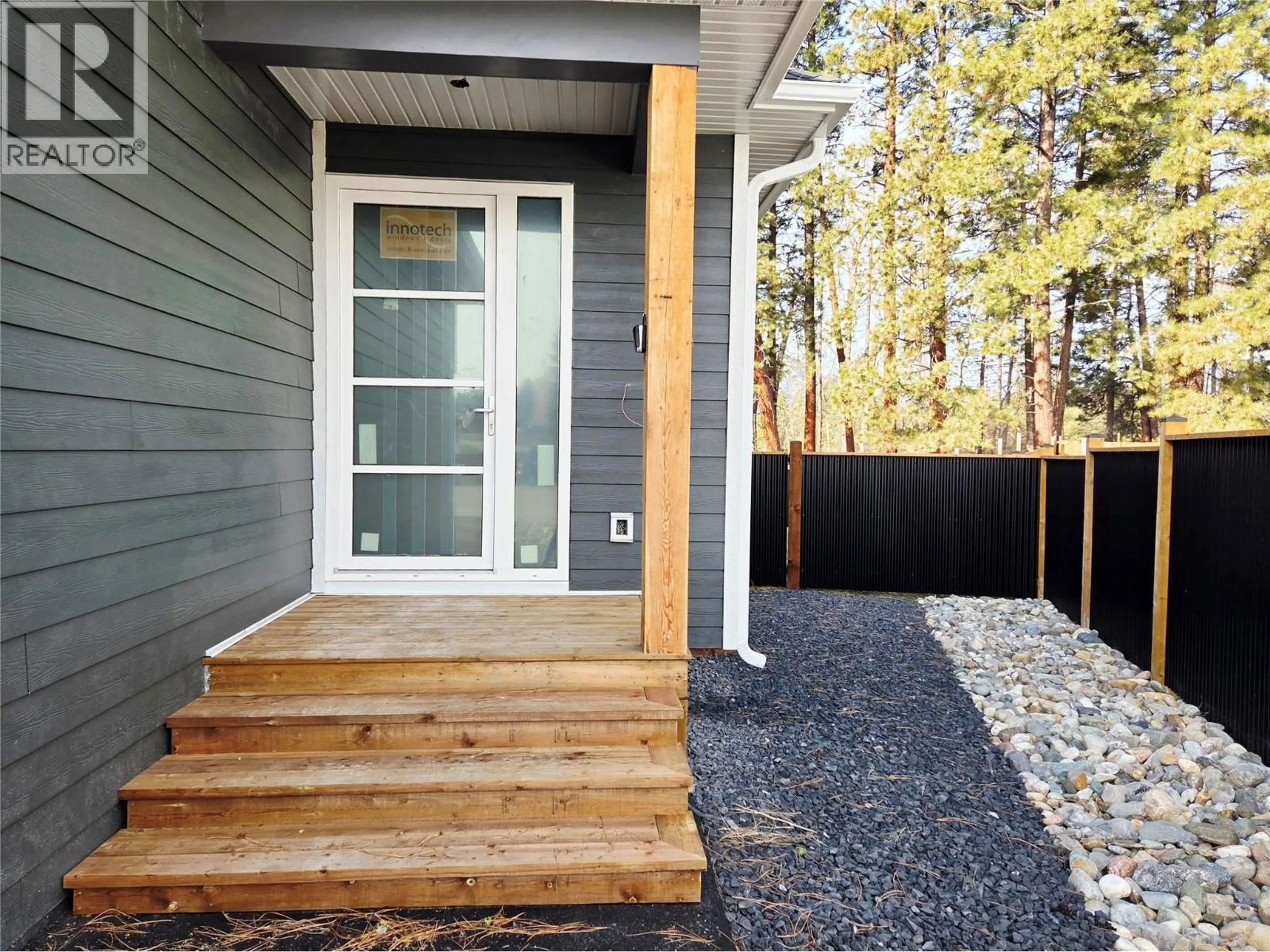 Indoor entryway for 15 TURNER CLOSE, Kimberley British Columbia V1A3G7