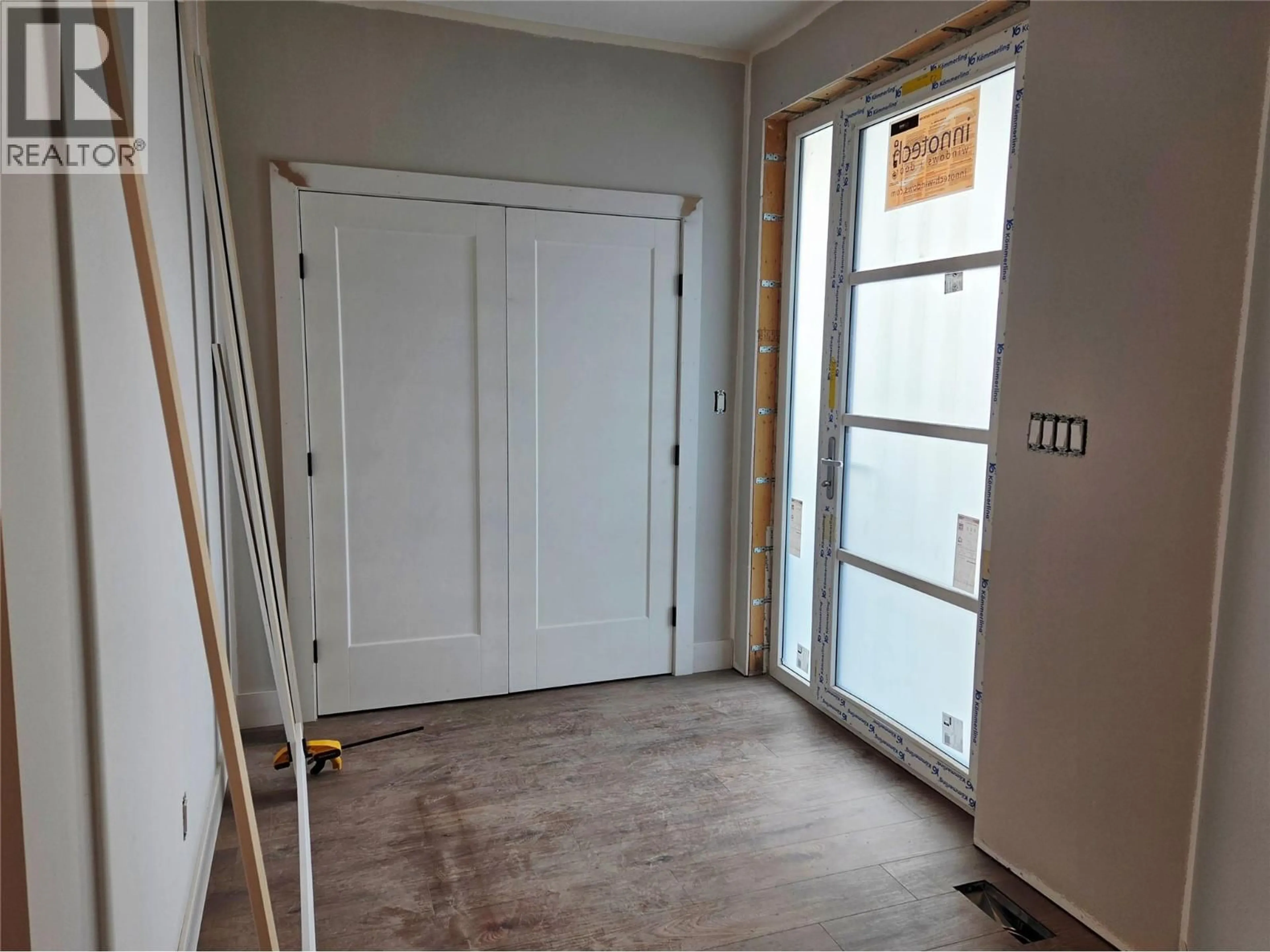 Indoor entryway for 15 TURNER CLOSE, Kimberley British Columbia V1A3G7