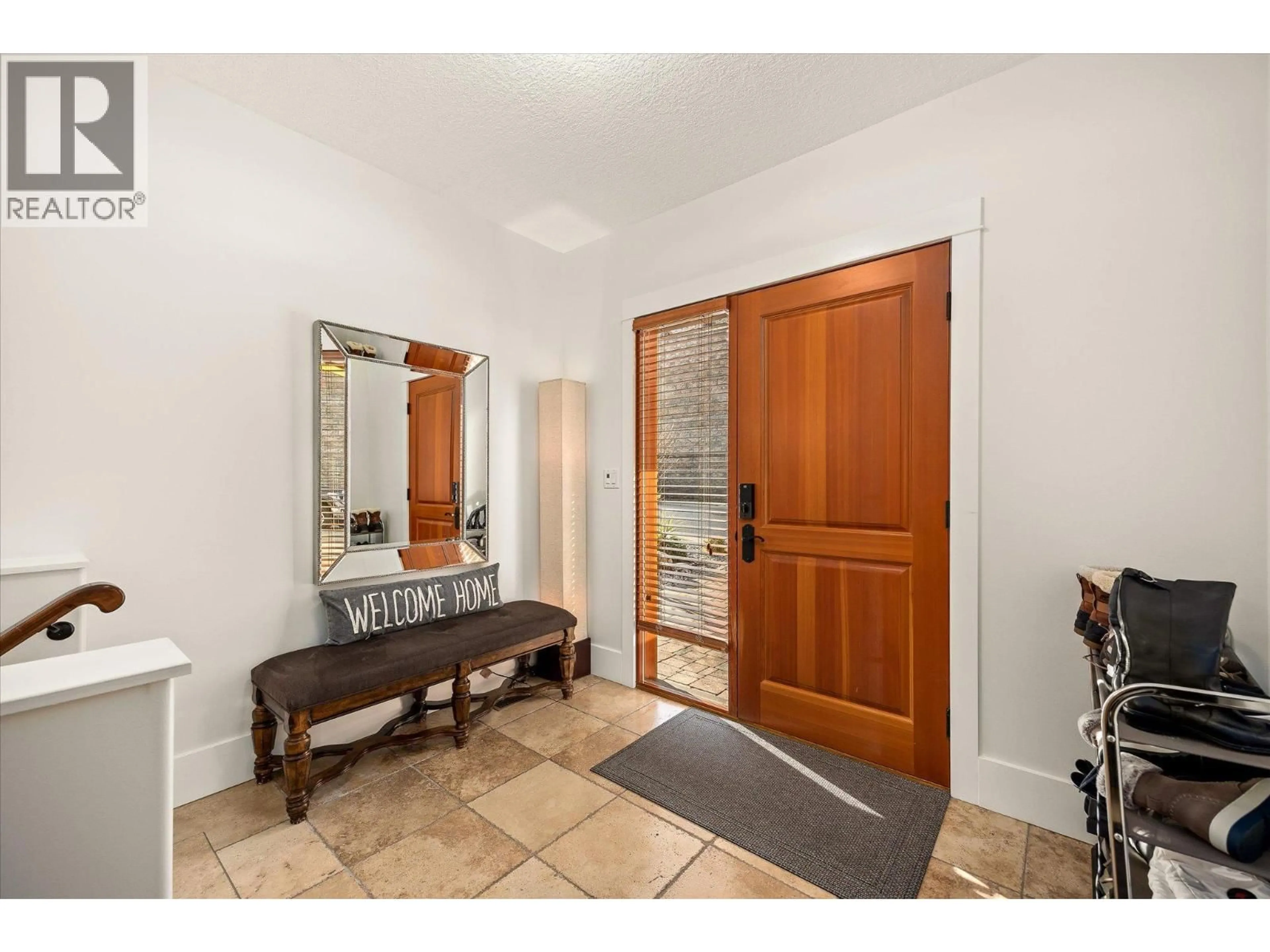 Indoor entryway for 206 - 14419 DOWNTON AVENUE, Summerland British Columbia V0H1Z1