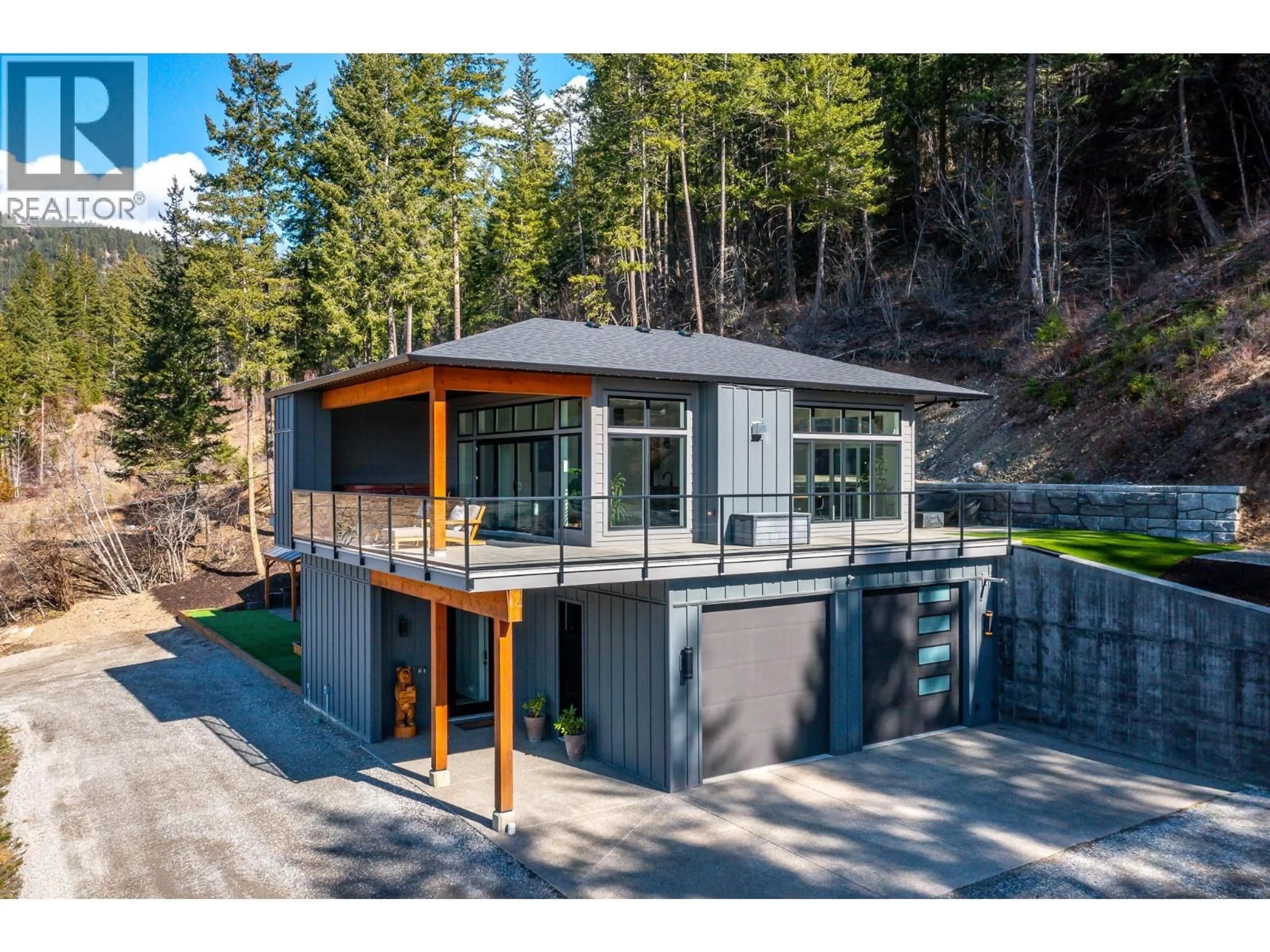 Home with vinyl exterior material, unknown for 5 - 5720 HARTNELL ROAD, Vernon British Columbia V1B3J5