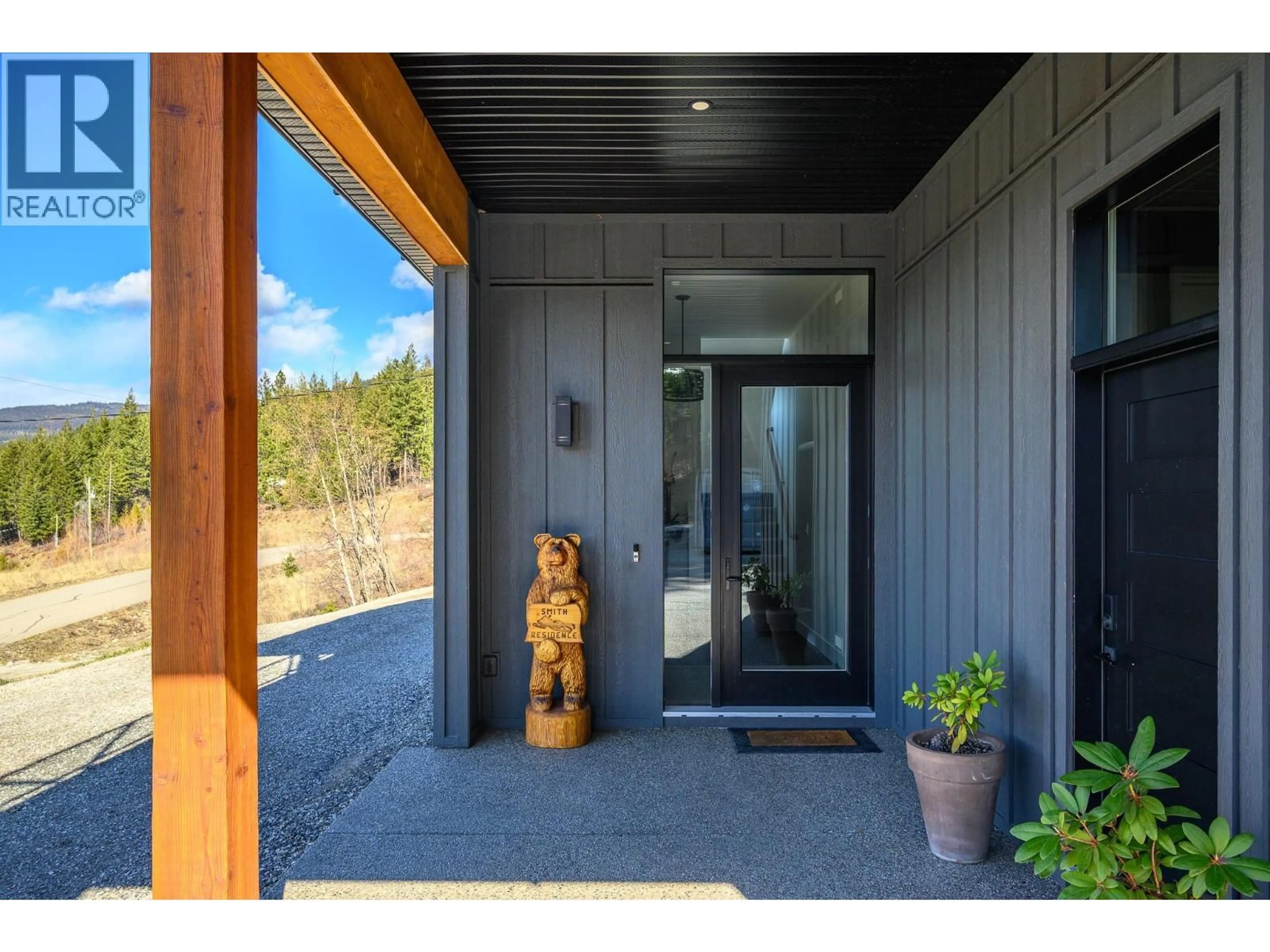 Indoor entryway for 5 - 5720 HARTNELL ROAD, Vernon British Columbia V1B3J5