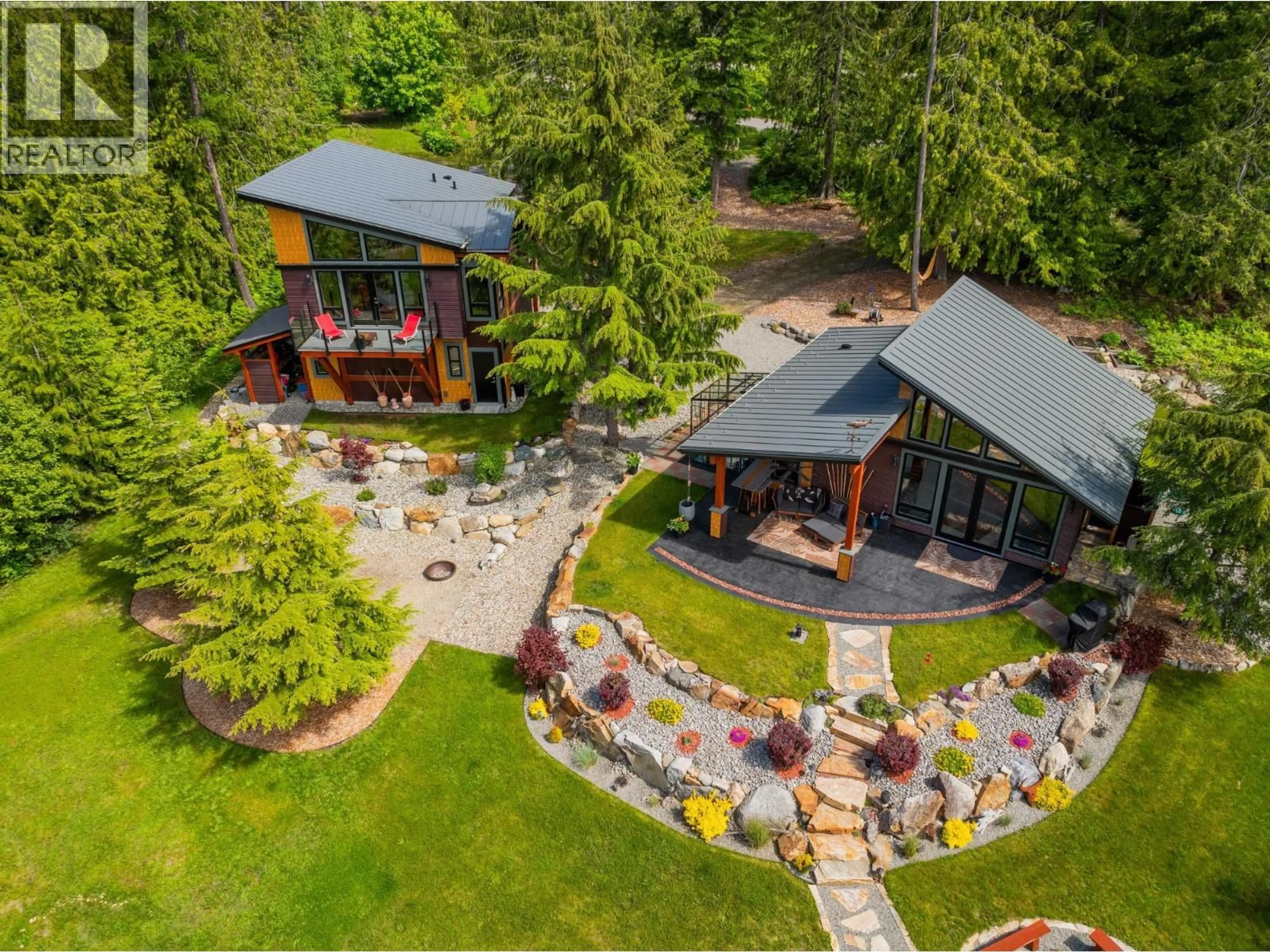 A pic from outside/outdoor area/front of a property/back of a property/a pic from drone, unknown for 179 KOOTENAY LAKE ROAD, Procter British Columbia V0G1V0