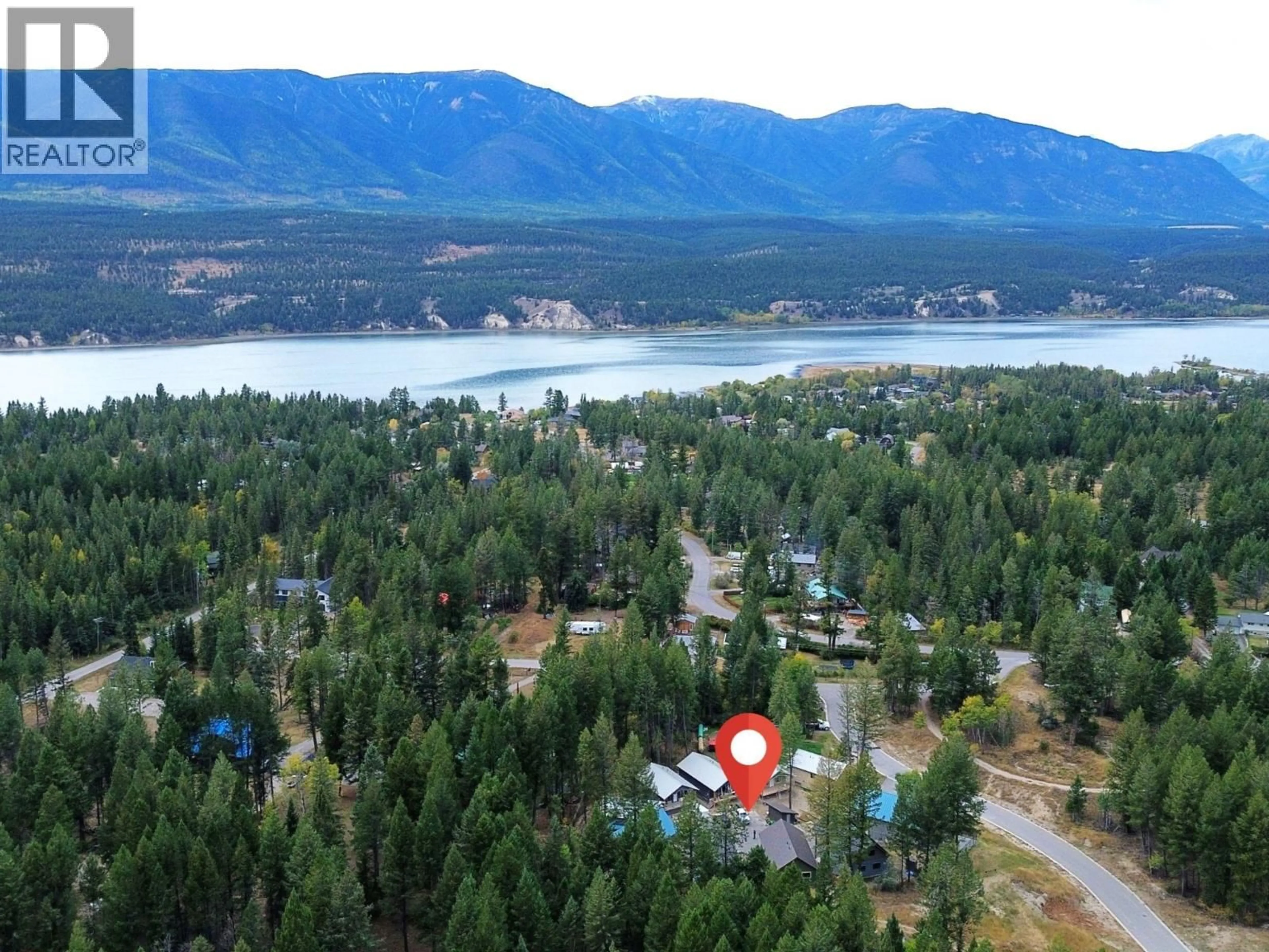 A pic from outside/outdoor area/front of a property/back of a property/a pic from drone, water/lake/river/ocean view for 9 - 1938 FOXWOOD TRAIL, Windermere British Columbia V0B2L2