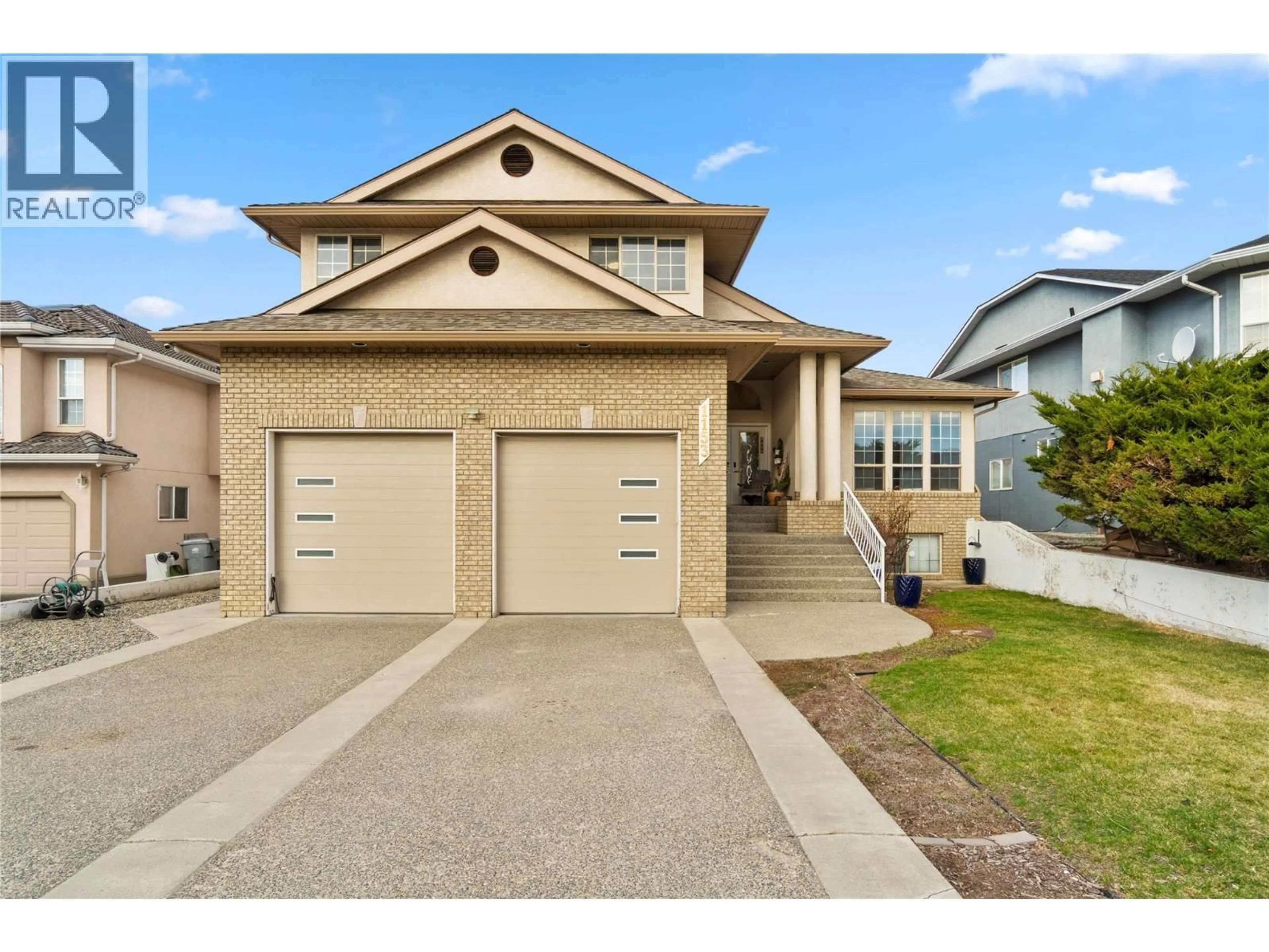 Home with vinyl exterior material, street for 1153 14TH STREET, Kamloops British Columbia V2B8K7