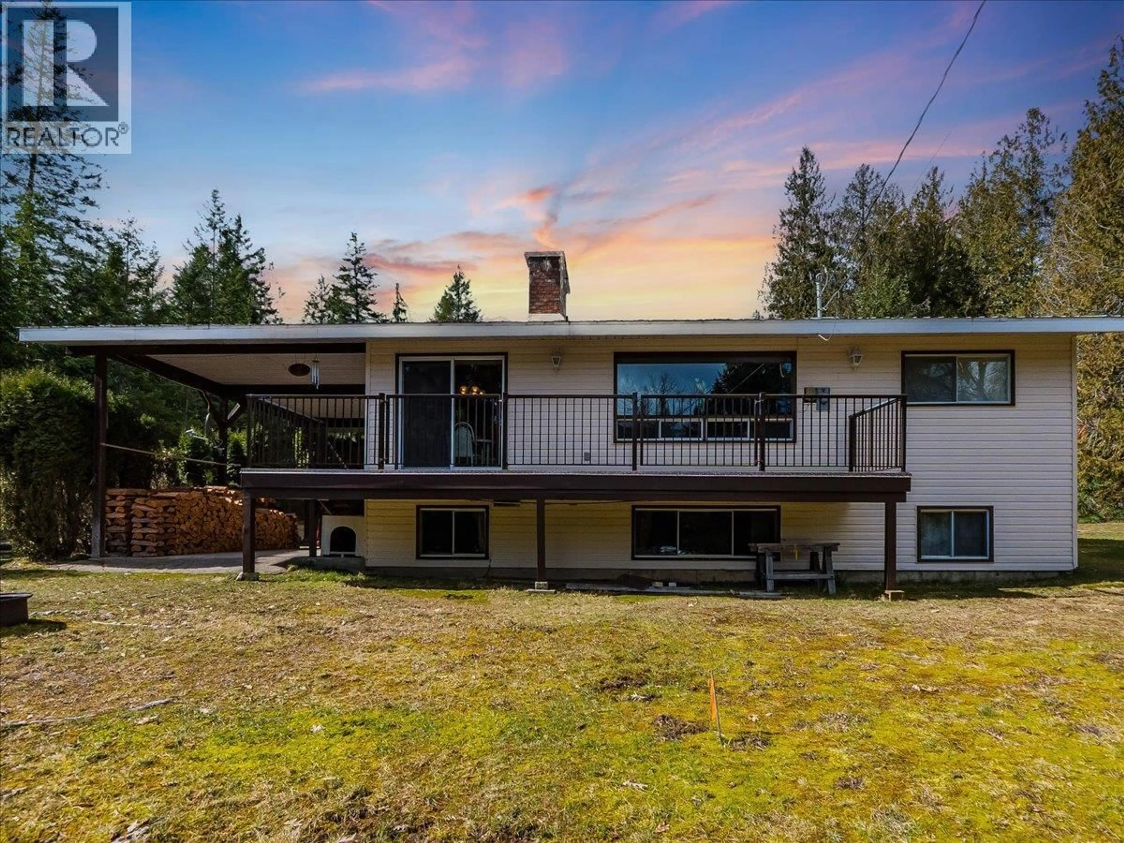 A pic from outside/outdoor area/front of a property/back of a property/a pic from drone, unknown for 5641 SLOCAN RIVER ROAD, Winlaw British Columbia V0G2J0