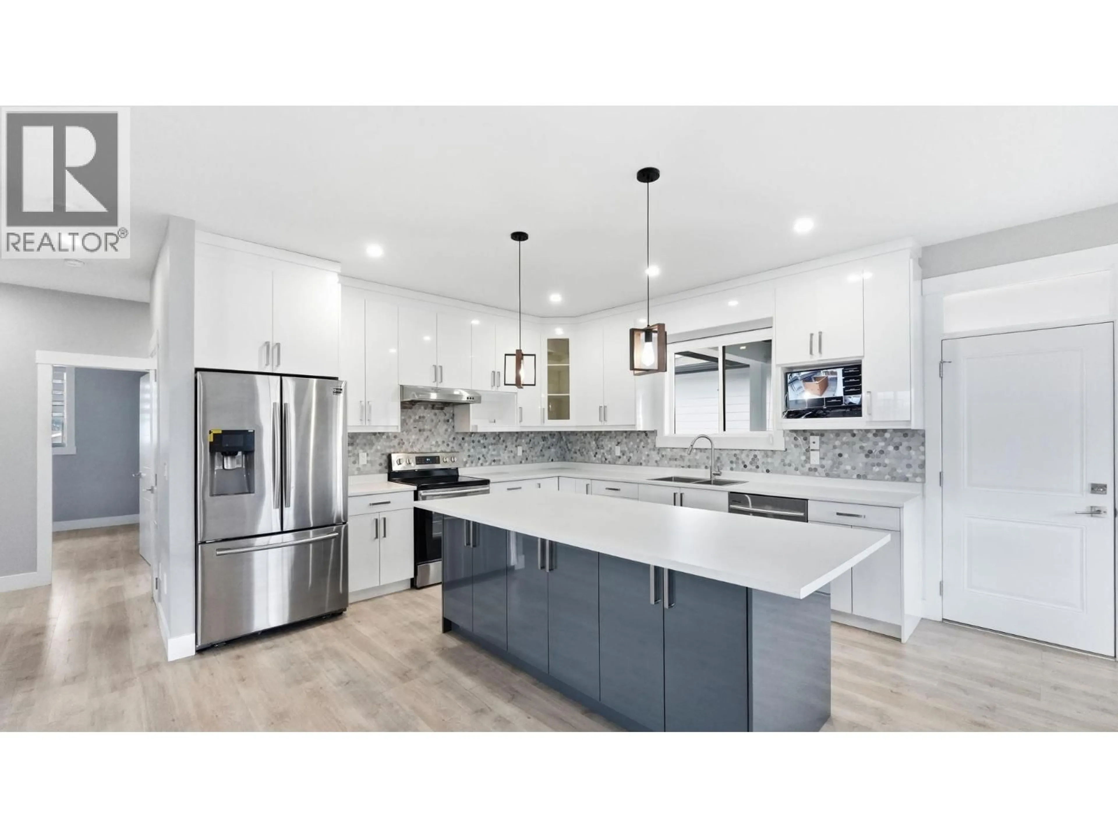 Contemporary kitchen, unknown for 1220 GAGGIN ROAD, Kelowna British Columbia V1X1V2