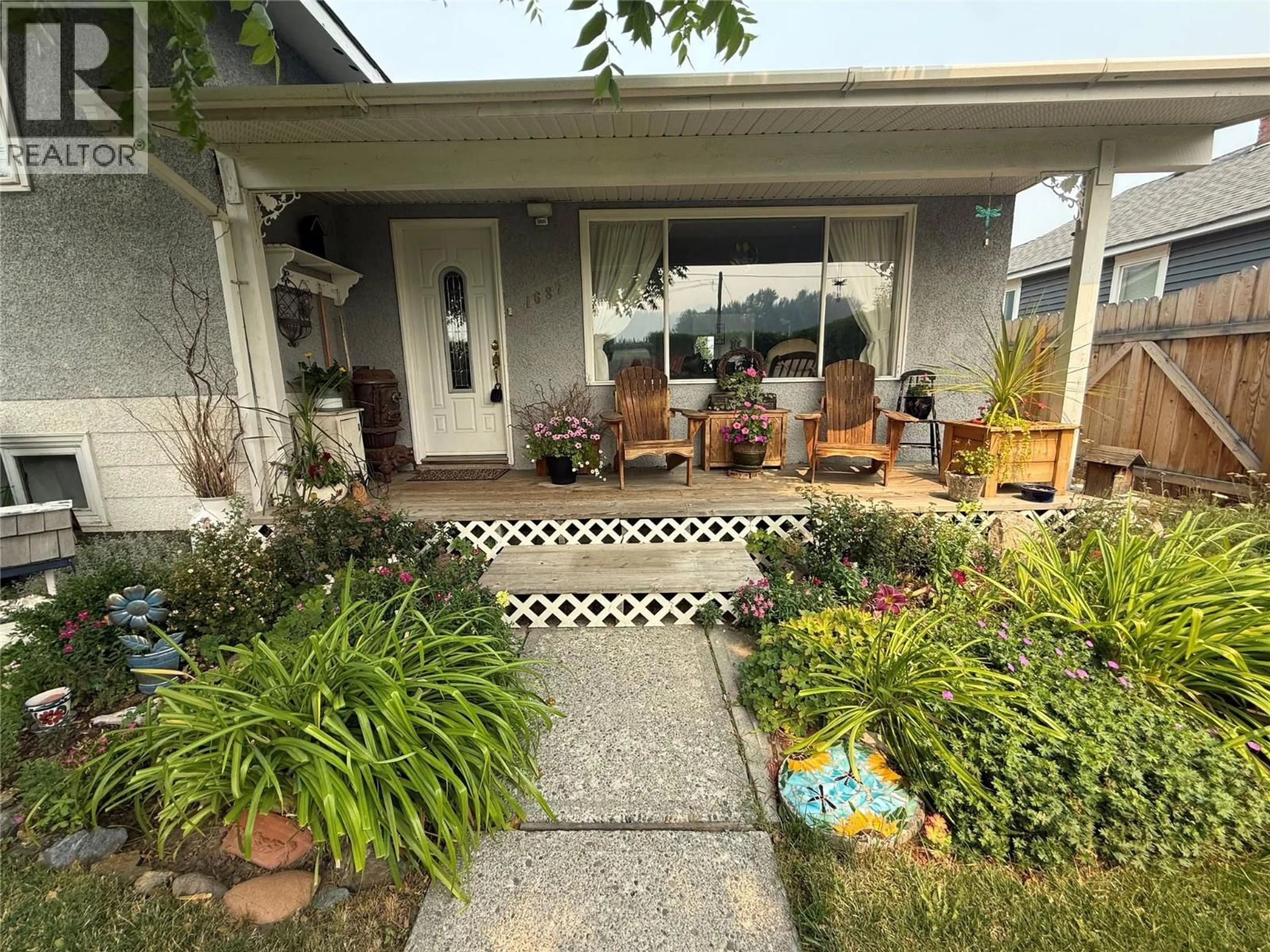 Patio, street for 1687 CANFORD AVENUE, Merritt British Columbia V1K1B8