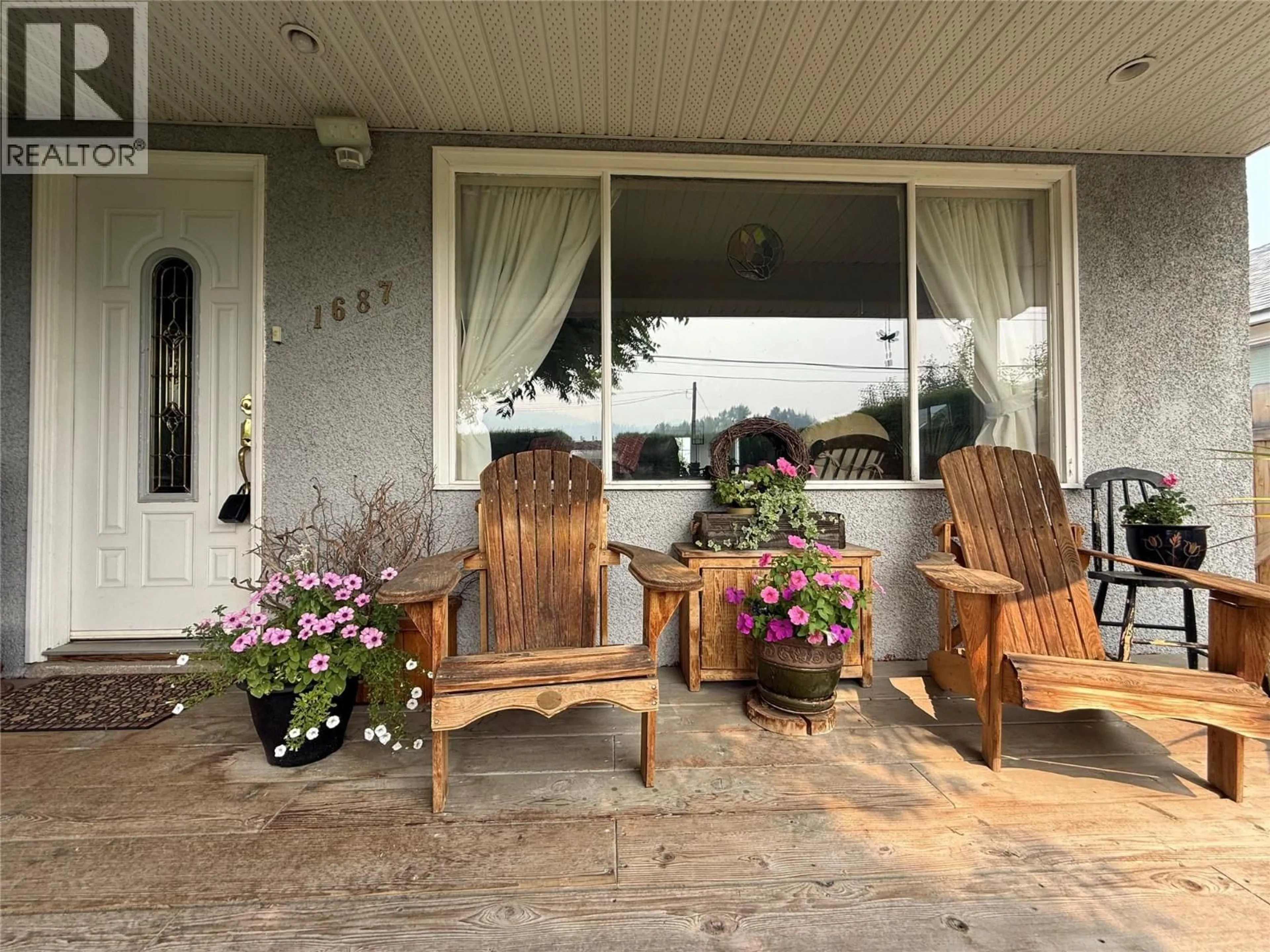 Patio, street for 1687 CANFORD AVENUE, Merritt British Columbia V1K1B8