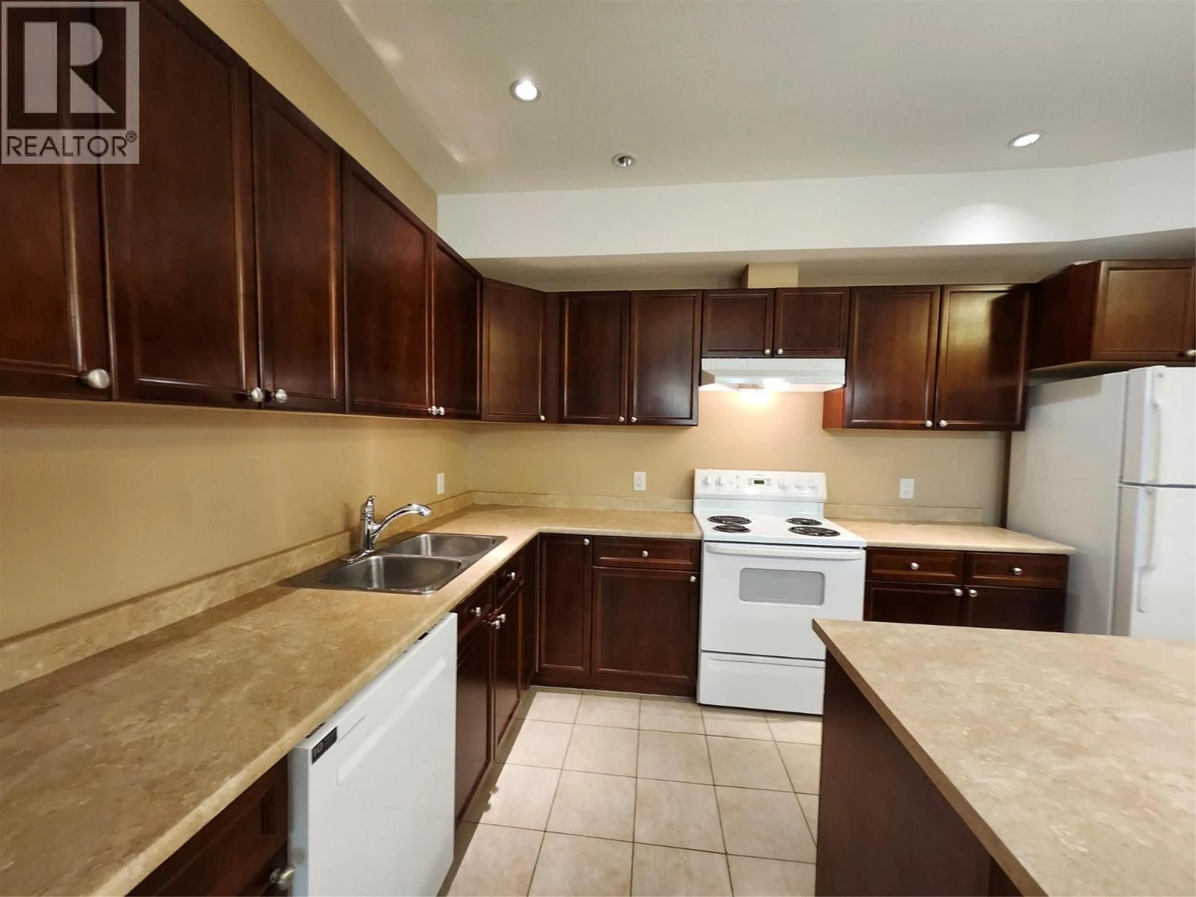 Standard kitchen, ceramic/tile floor for 106C - 921 SPILLWAY ROAD, Oliver British Columbia V0H1T8