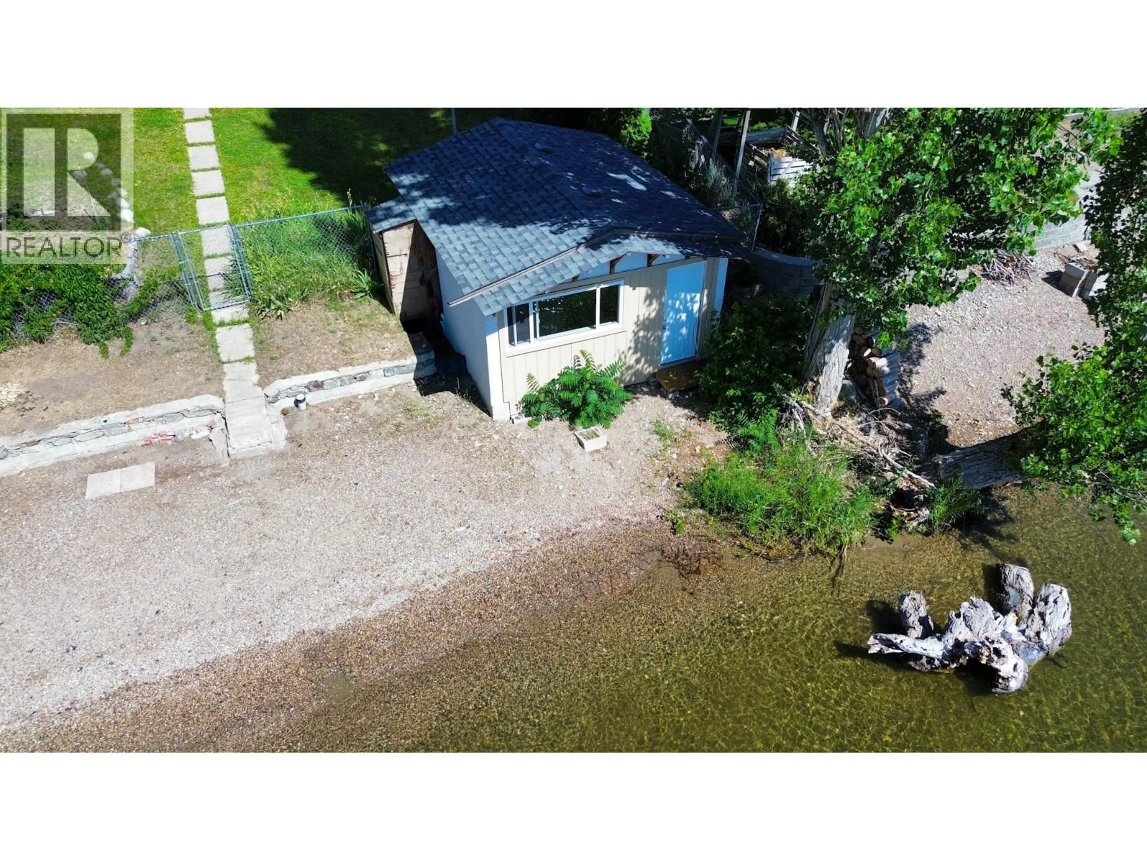 A pic from outside/outdoor area/front of a property/back of a property/a pic from drone, water/lake/river/ocean view for 8503 KINGFISHER DRIVE, Osoyoos British Columbia V0H1V1