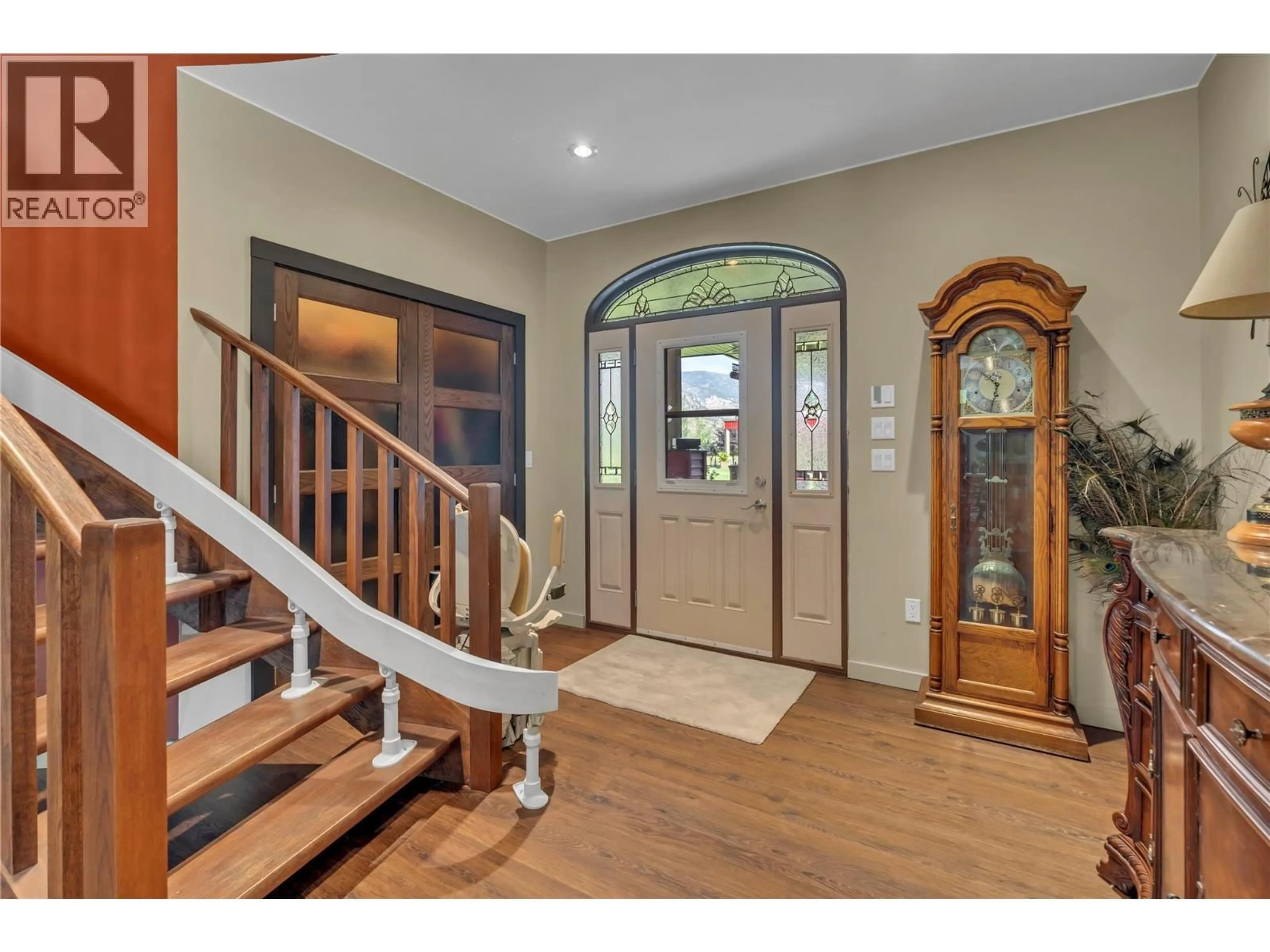 Indoor entryway for 8705 ROAD 22 ROAD, Oliver British Columbia V0H1T1