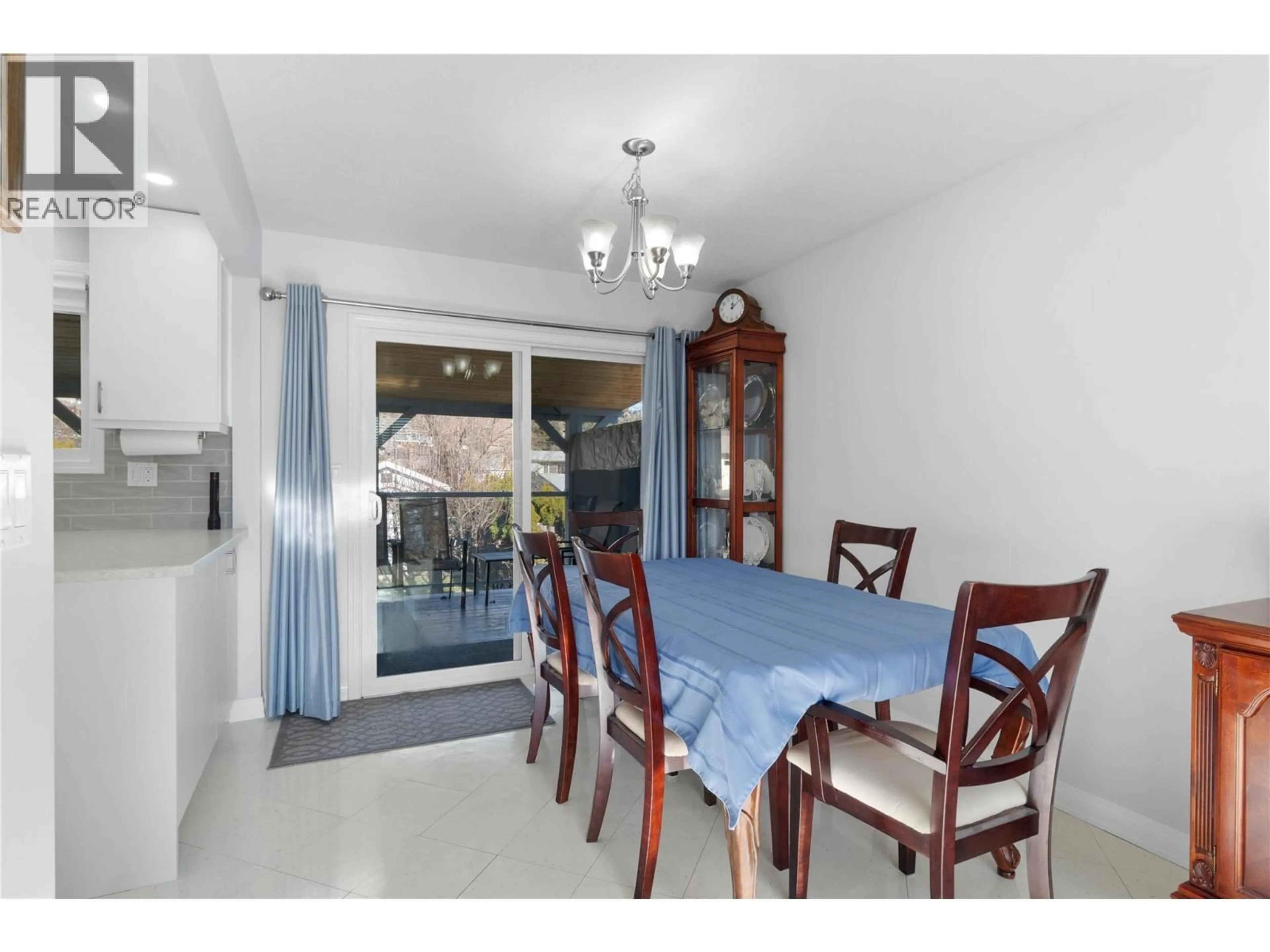 Dining room, unknown for 882 DEVER DRIVE, Kamloops British Columbia V2B6R1