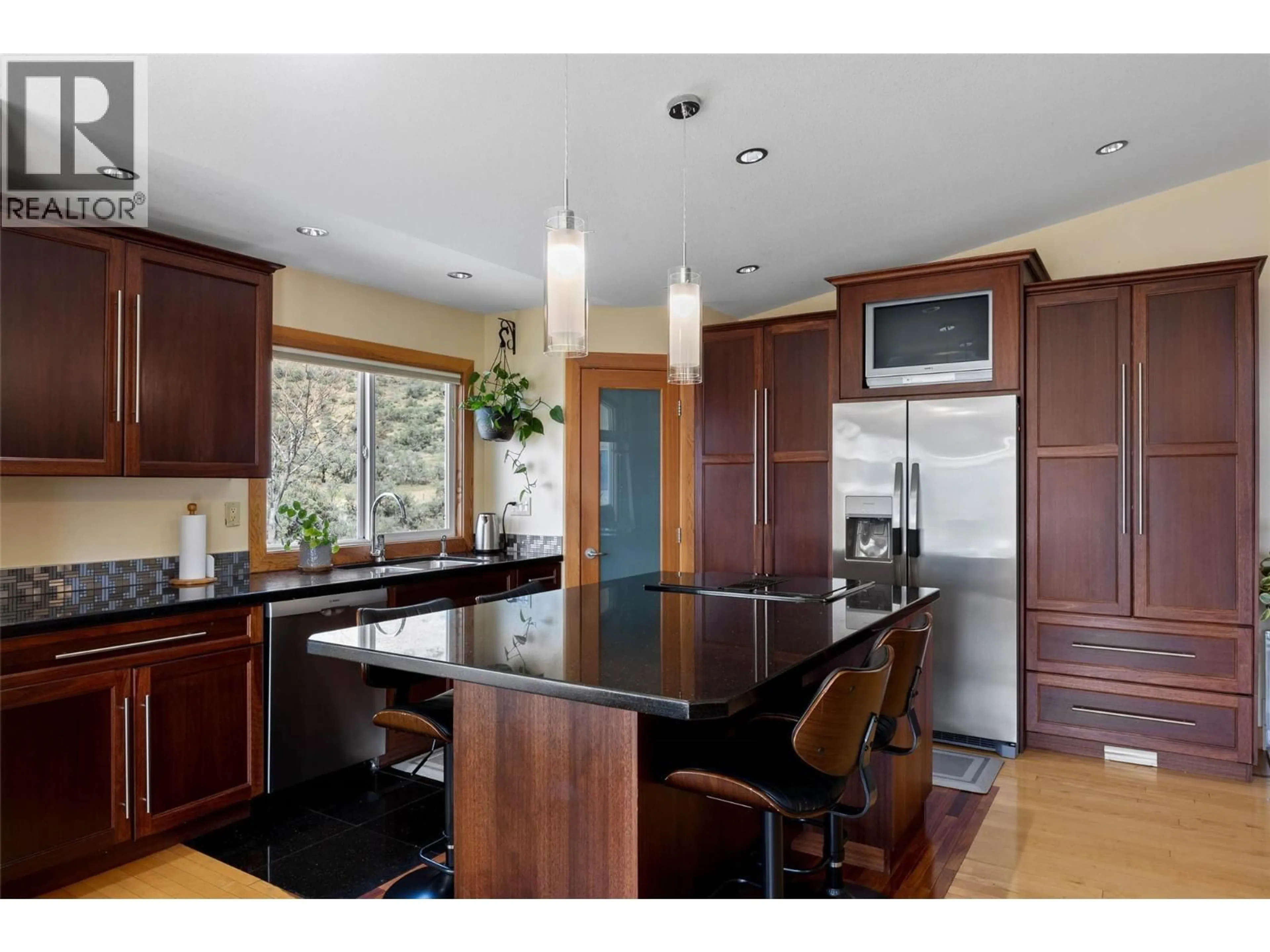 Open concept kitchen, unknown for 601 ROSEWOOD LANE, Kamloops British Columbia V2H1T3
