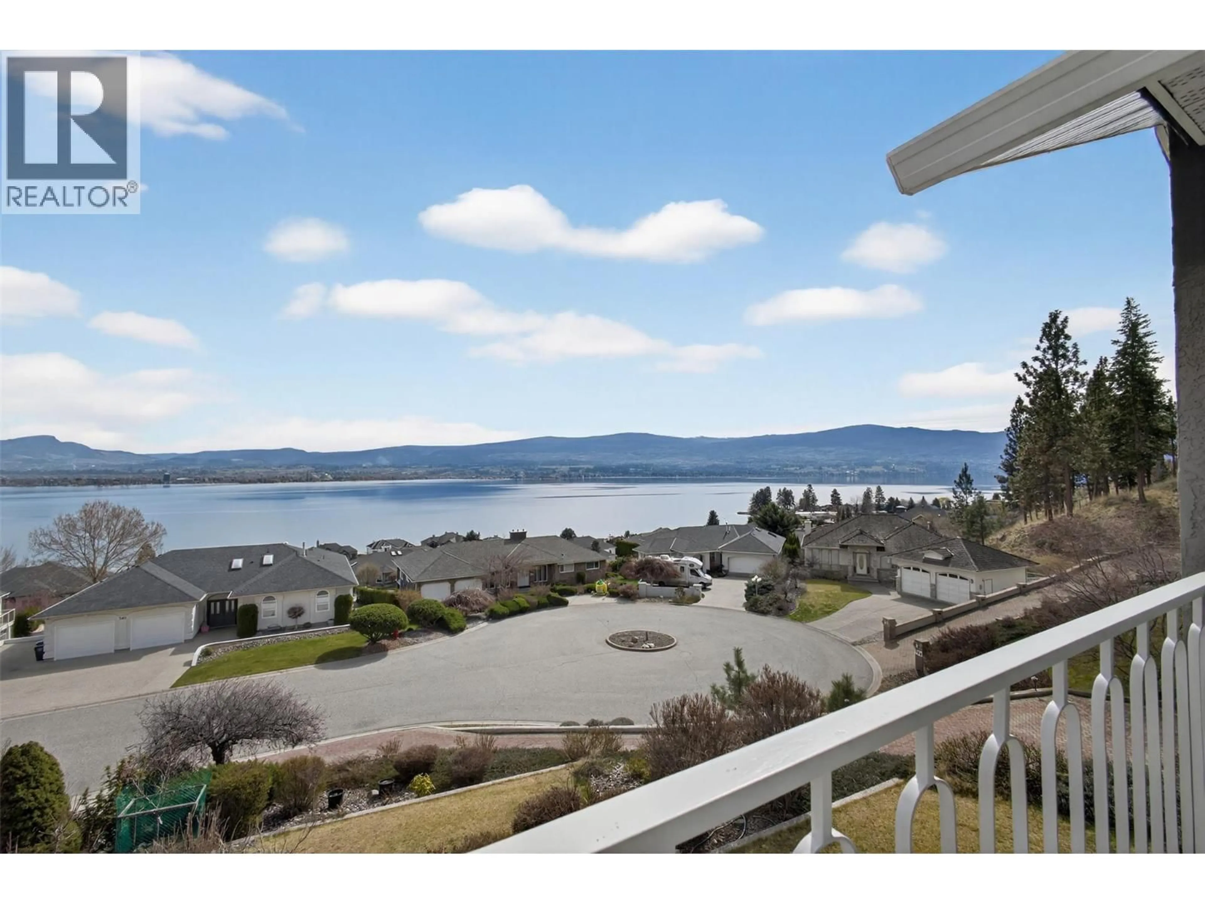 A pic from outside/outdoor area/front of a property/back of a property/a pic from drone, water/lake/river/ocean view for 570 CASA GRANDE DRIVE, Kelowna British Columbia V1Z3M4