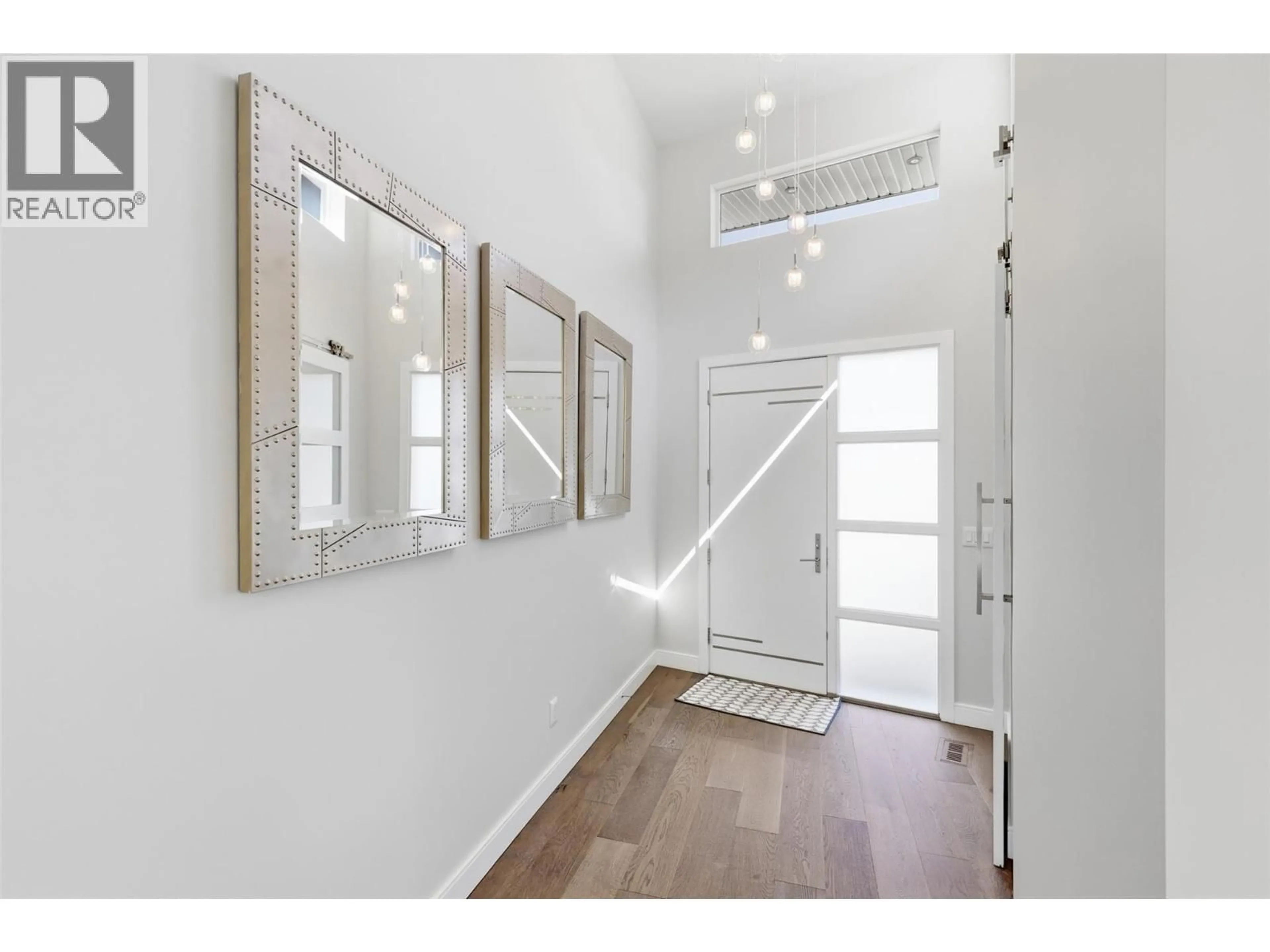 Indoor entryway for 1270 ROCKCRESS DRIVE, Kamloops British Columbia V2E0B4