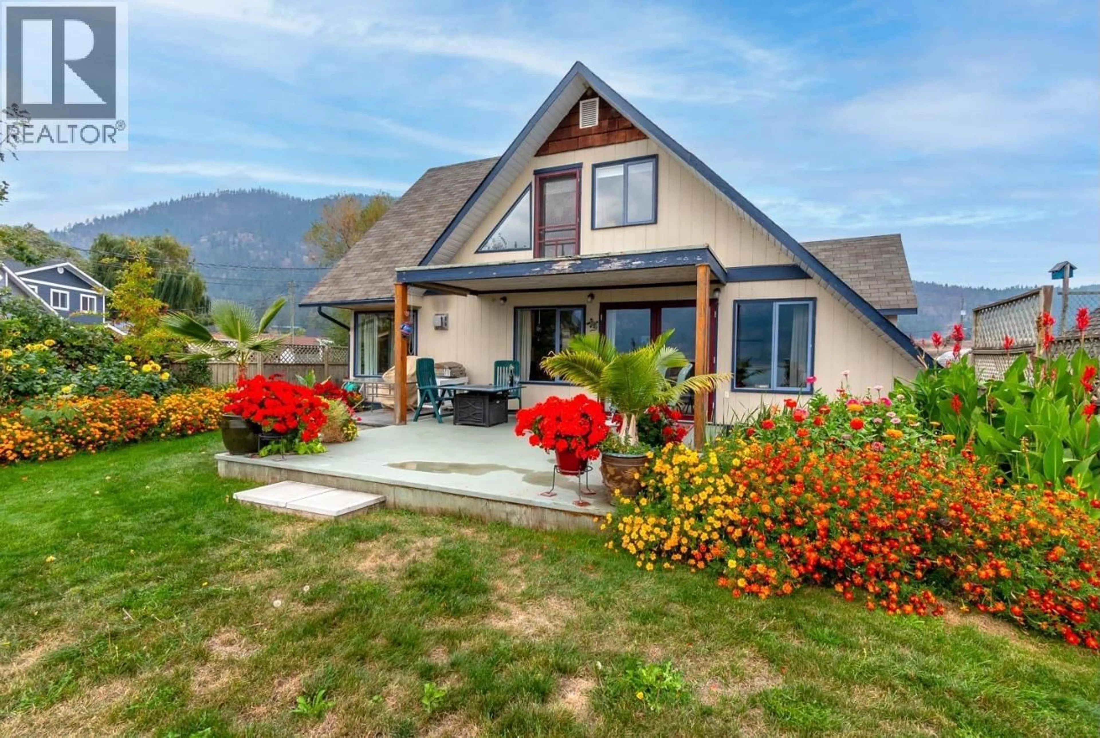 Home with vinyl exterior material, mountain view for 32 LOUIS ESTATES ROAD, Vernon British Columbia V1H2A6