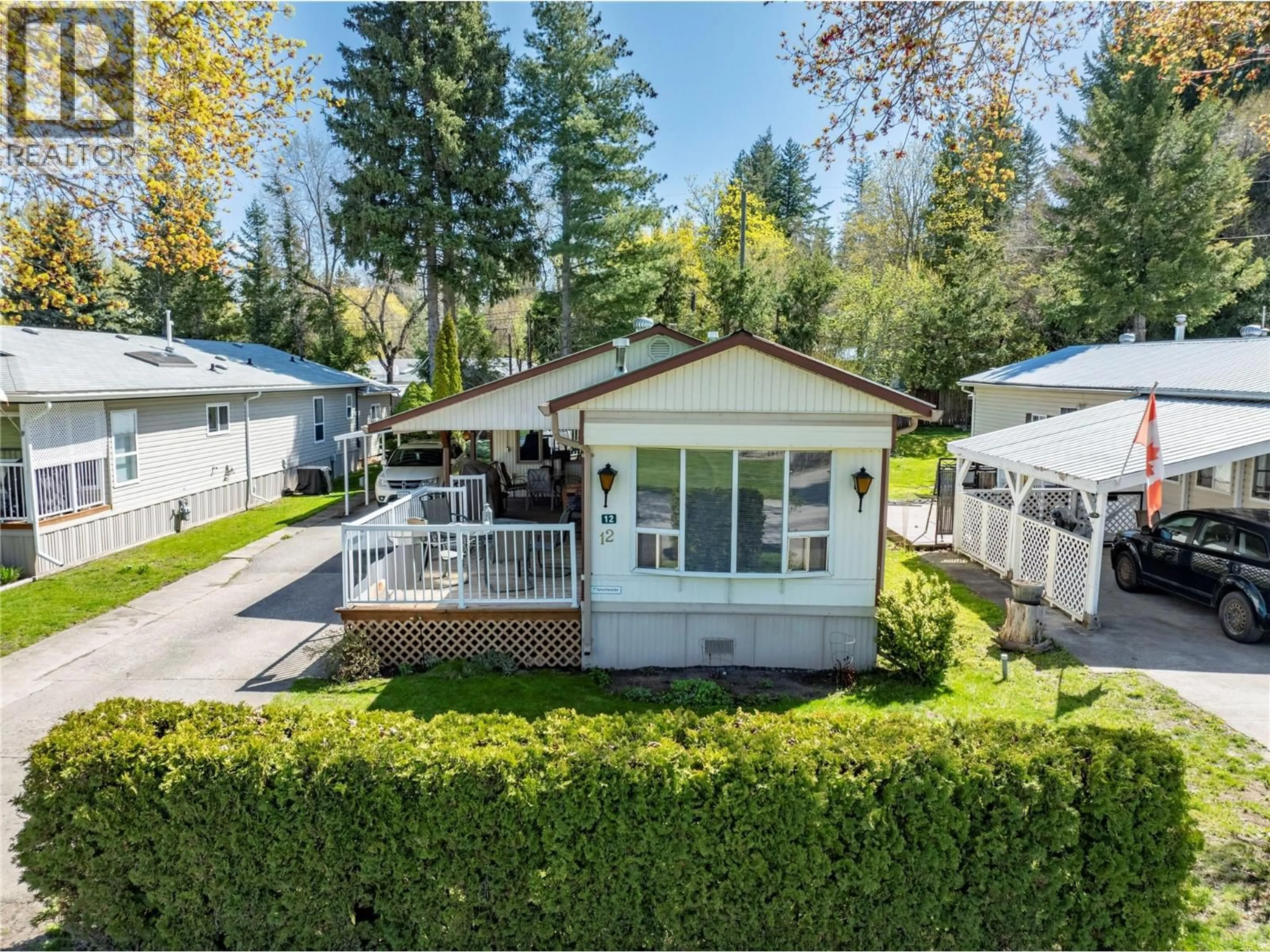 A pic from outside/outdoor area/front of a property/back of a property/a pic from drone, street for 12 - 2932 BUCKLEY ROAD, Sorrento British Columbia V0E2W0