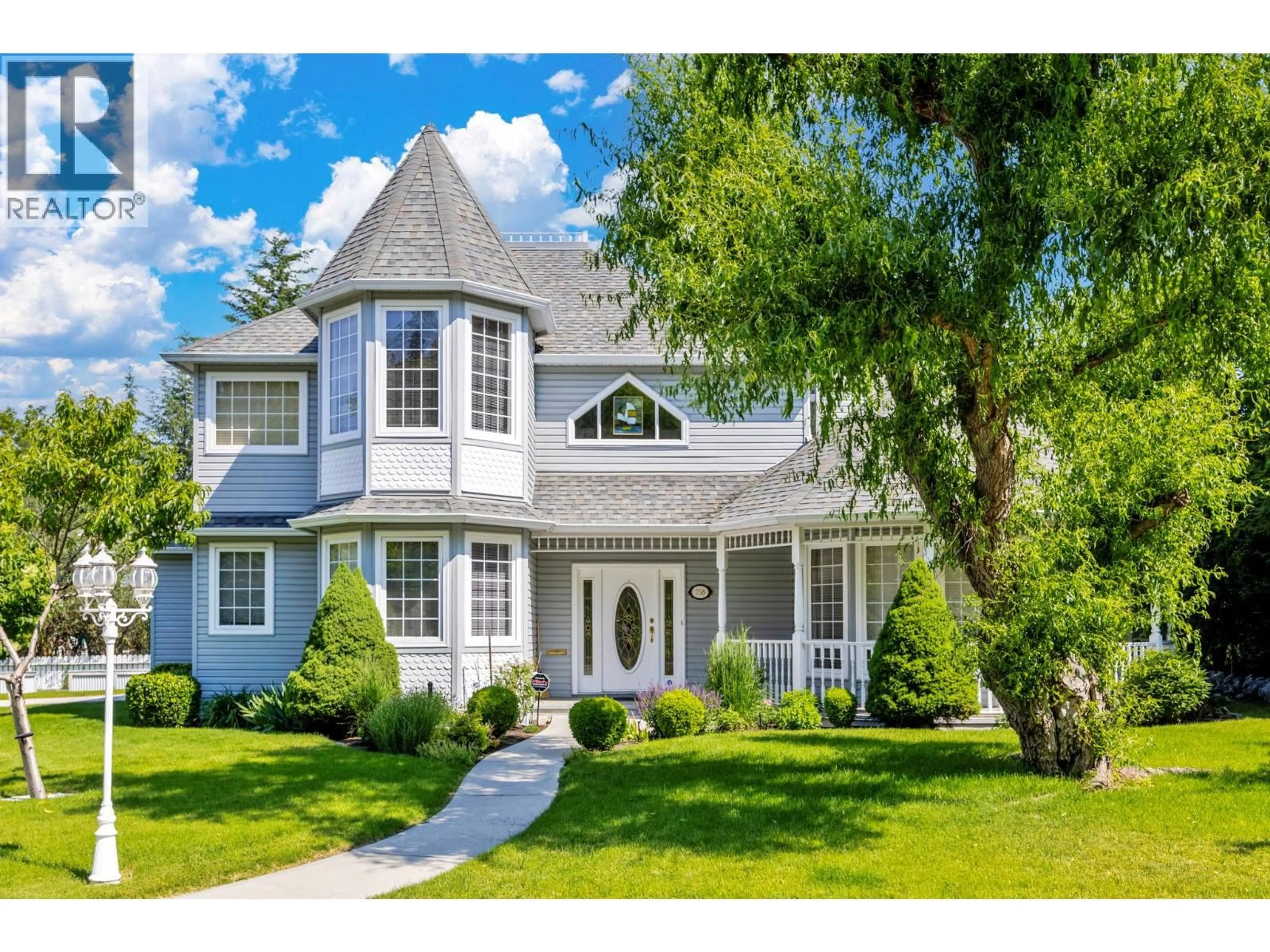 Home with vinyl exterior material, unknown for 758 VARNEY COURT, Kelowna British Columbia V1W3Z2