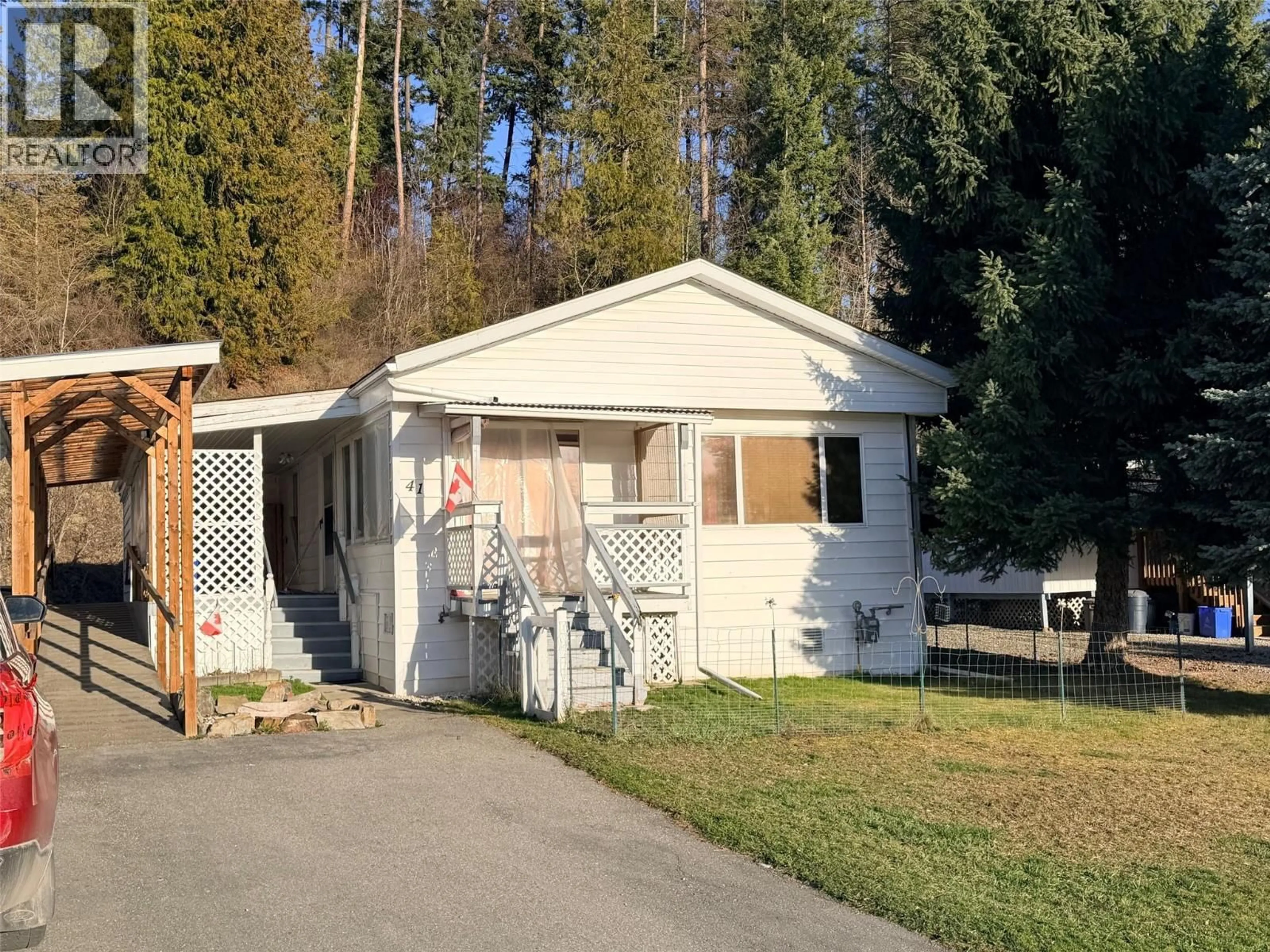 Home with vinyl exterior material, unknown for 41 - 445 6TH AVENUE NORTH, Creston British Columbia V0B1G5