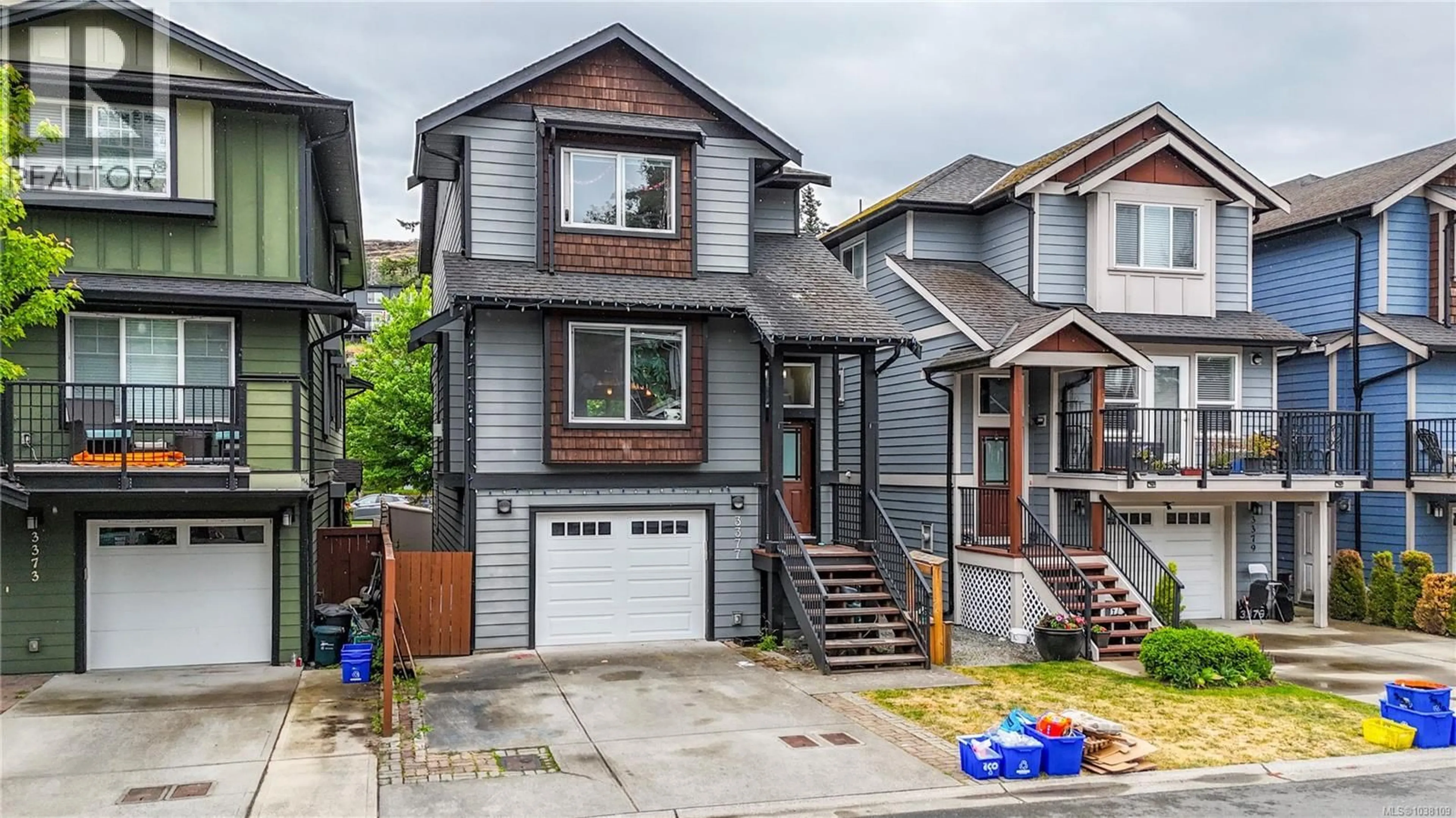 Home with vinyl exterior material, street for 3377 RADIANT WAY, Langford British Columbia V9C0H5