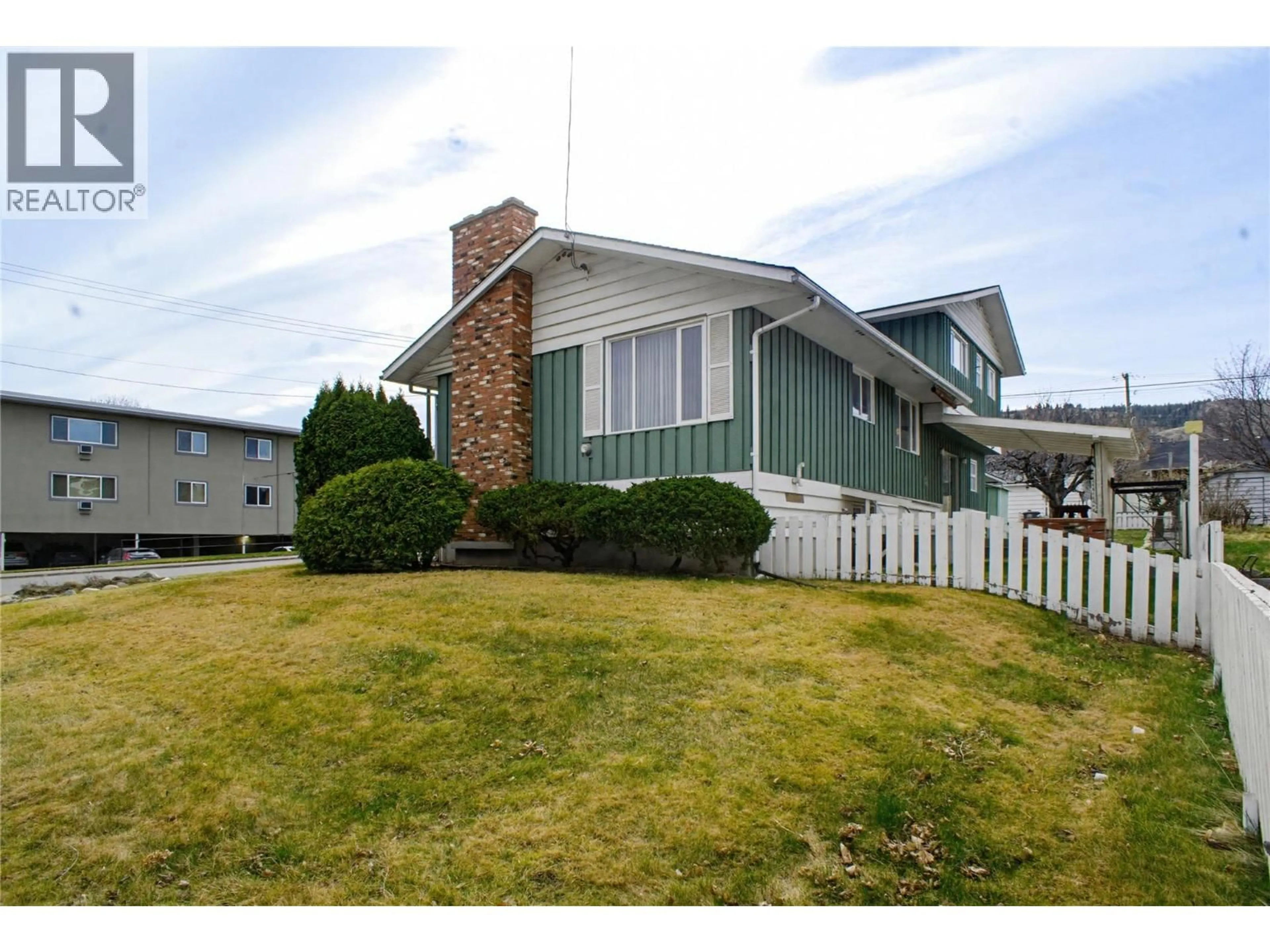 Home with vinyl exterior material, unknown for 650 13TH AVENUE, Kamloops British Columbia V2C3Y9