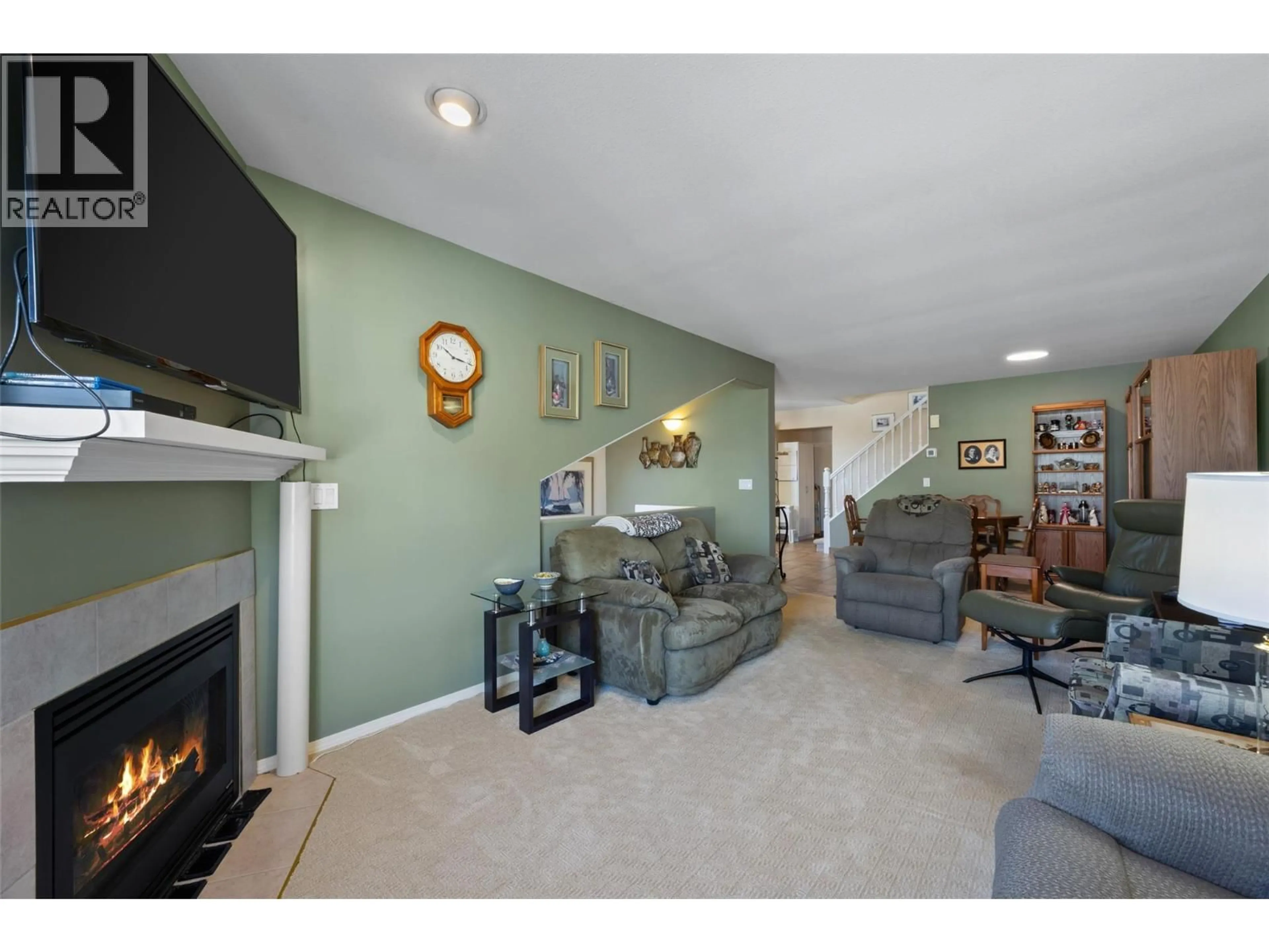 Living room with furniture, unknown for 38 - 481 MONARCH COURT, Kamloops British Columbia V2E2P8