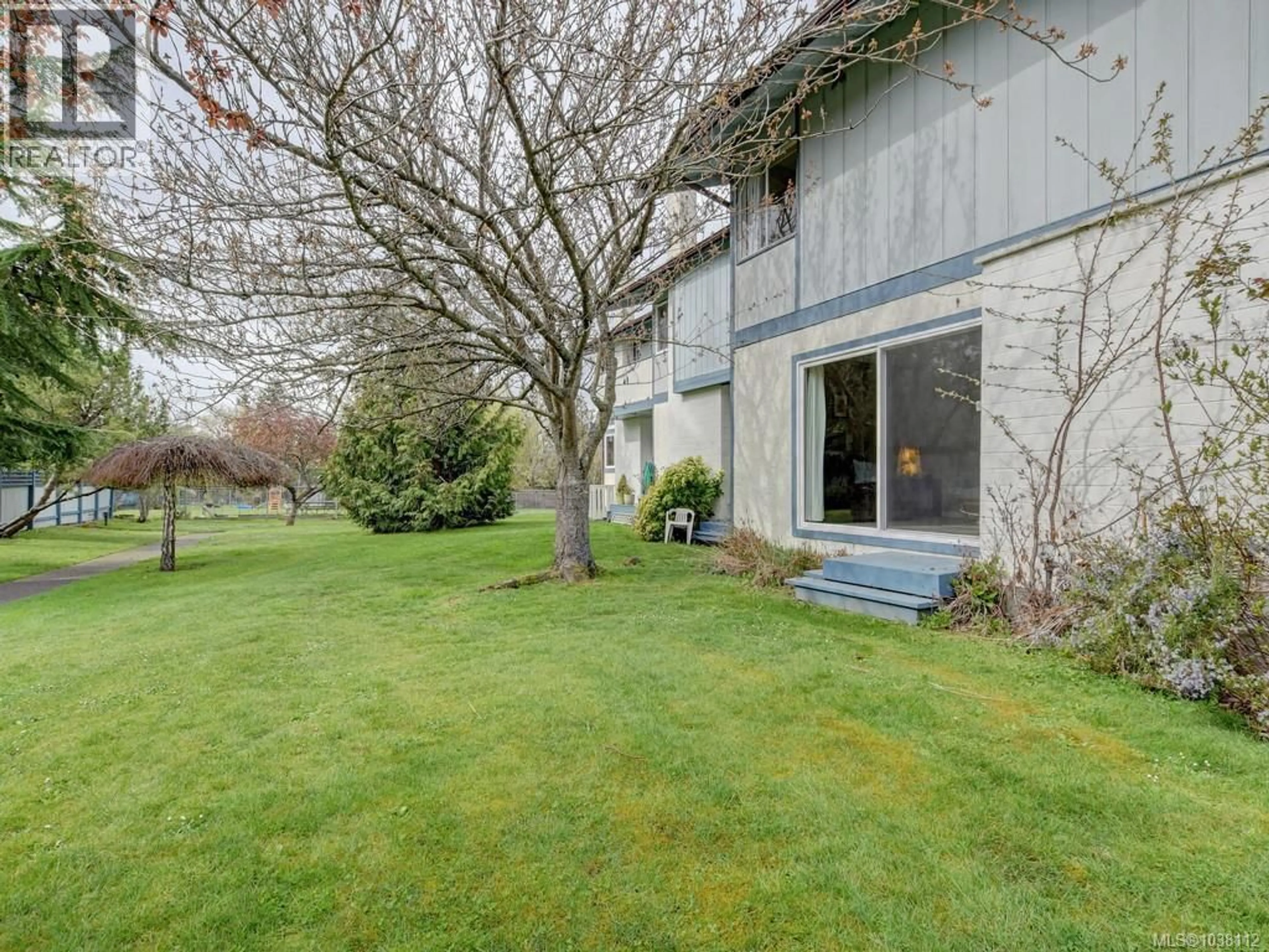 Patio, street for 4 - 3987 GORDON HEAD ROAD, Saanich British Columbia V8N3X5