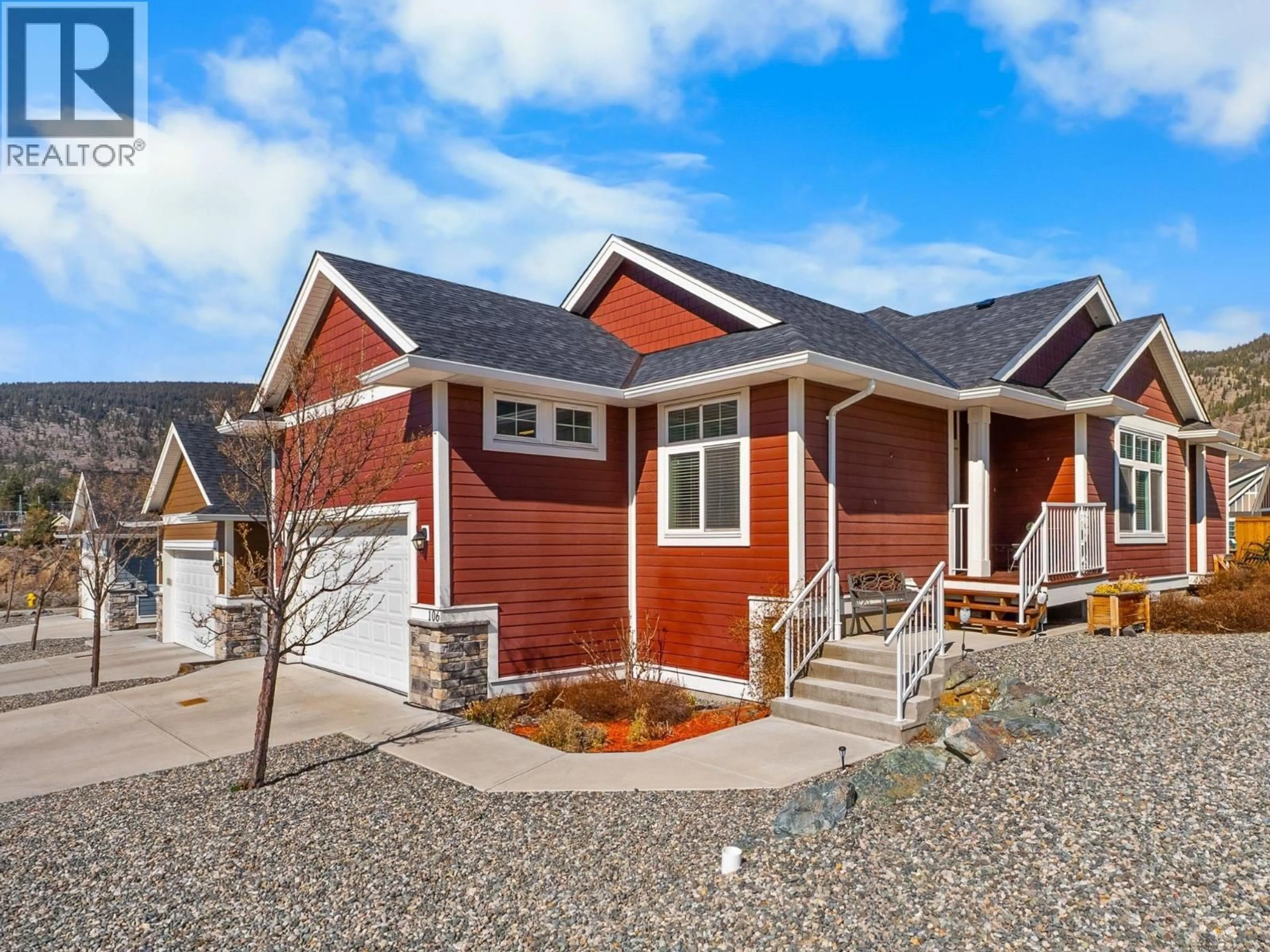 Home with vinyl exterior material, street for 106 - 2514 SPRING BANK AVENUE, Merritt British Columbia V1K0B1