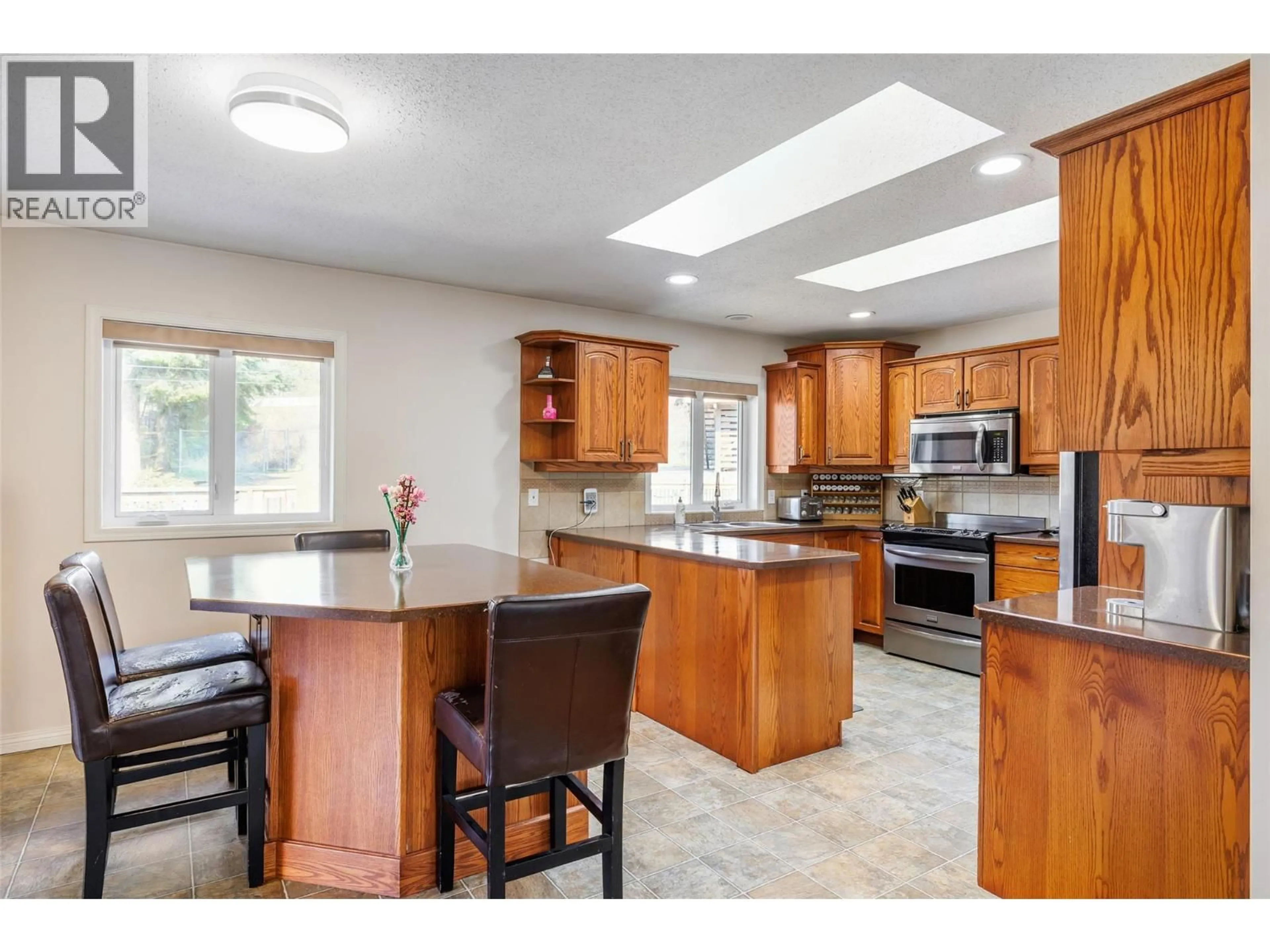 Open concept kitchen, unknown for 7992 FALCON RIDGE CRESCENT, Kelowna British Columbia V1P1J2