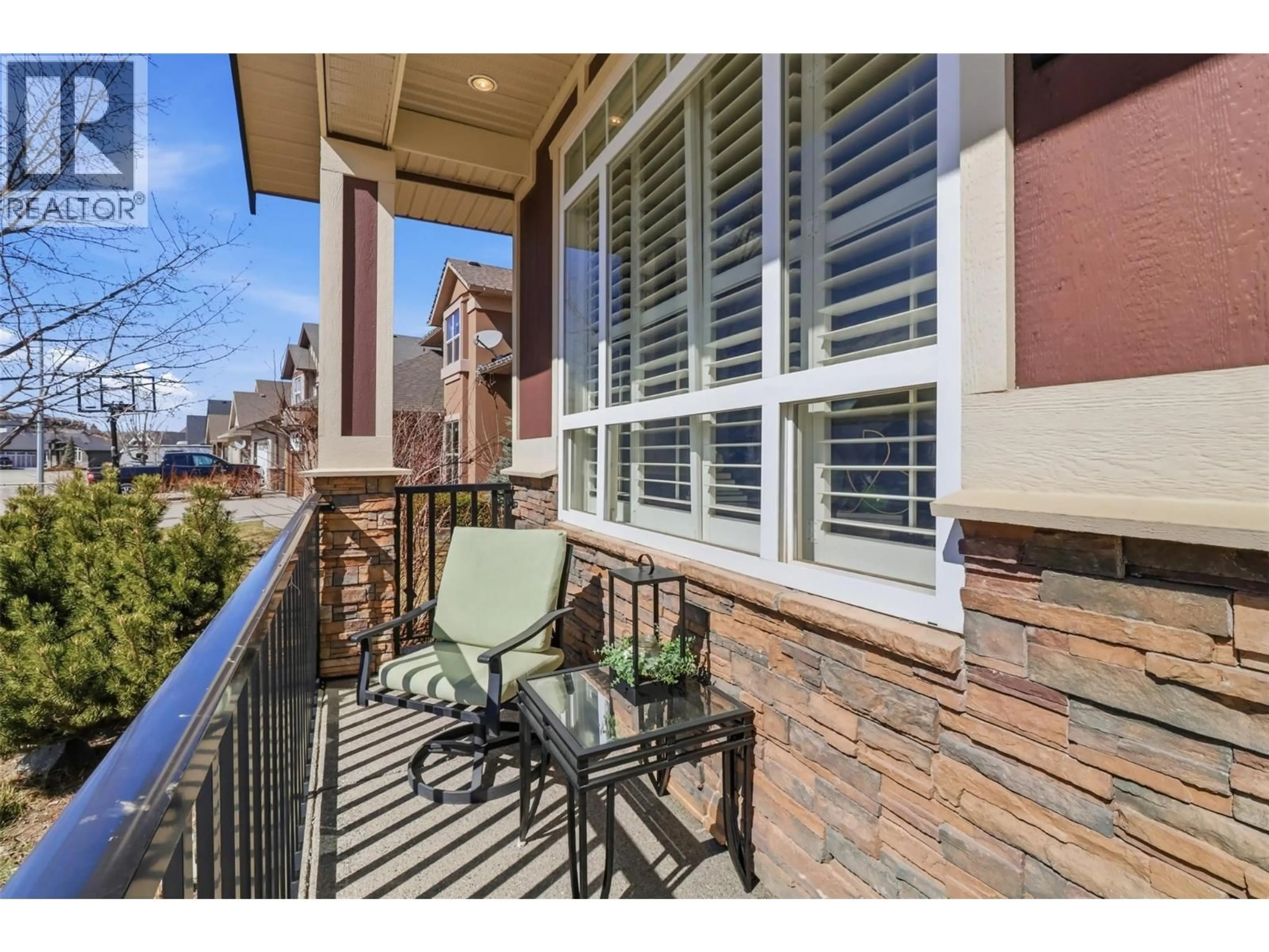 Patio, street for 2612 TELFORD DRIVE, Kamloops British Columbia V1S0A3