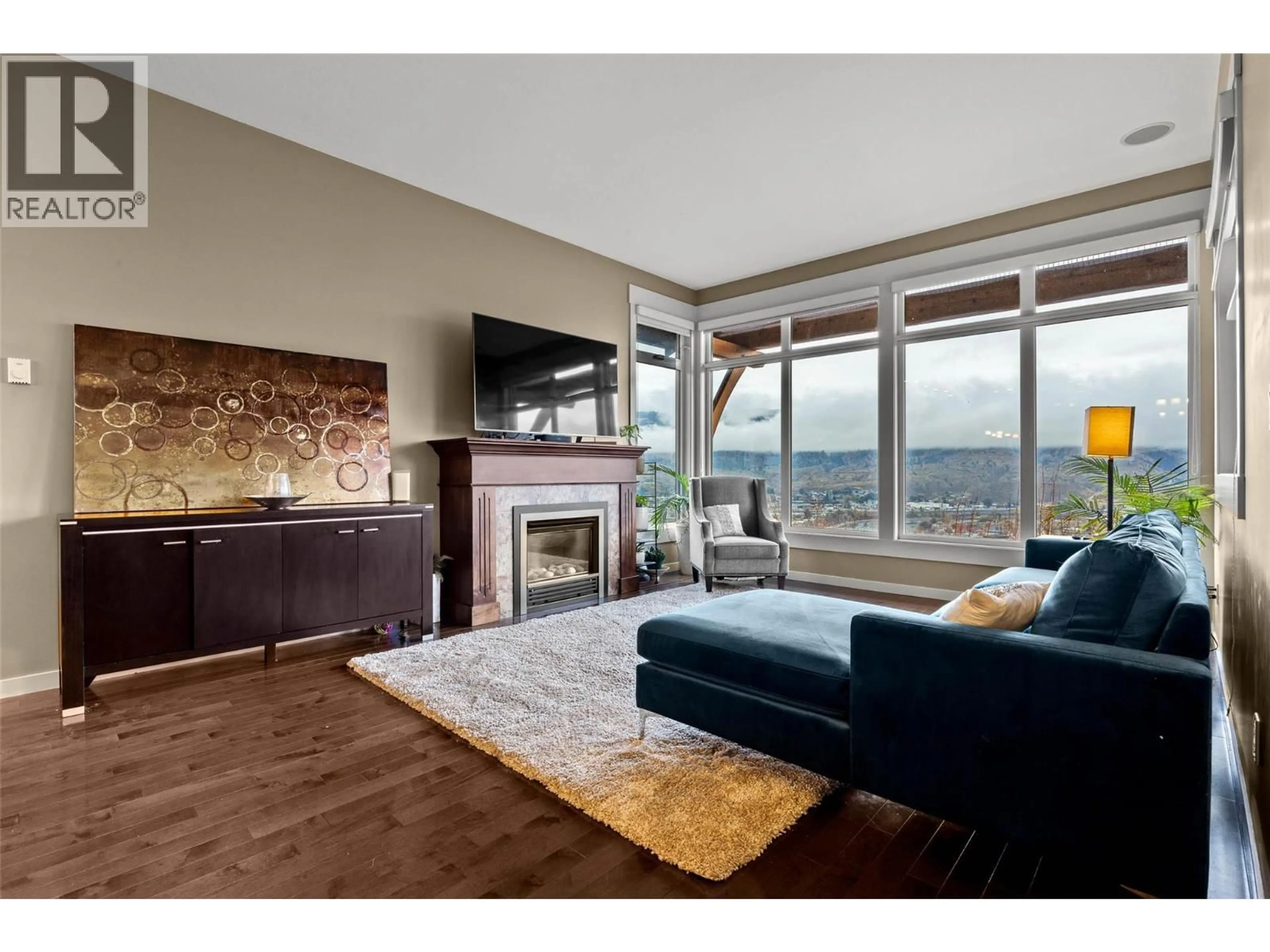 Living room with furniture, unknown for 1583 GOLF RIDGE DRIVE, Kamloops British Columbia V2H0A5