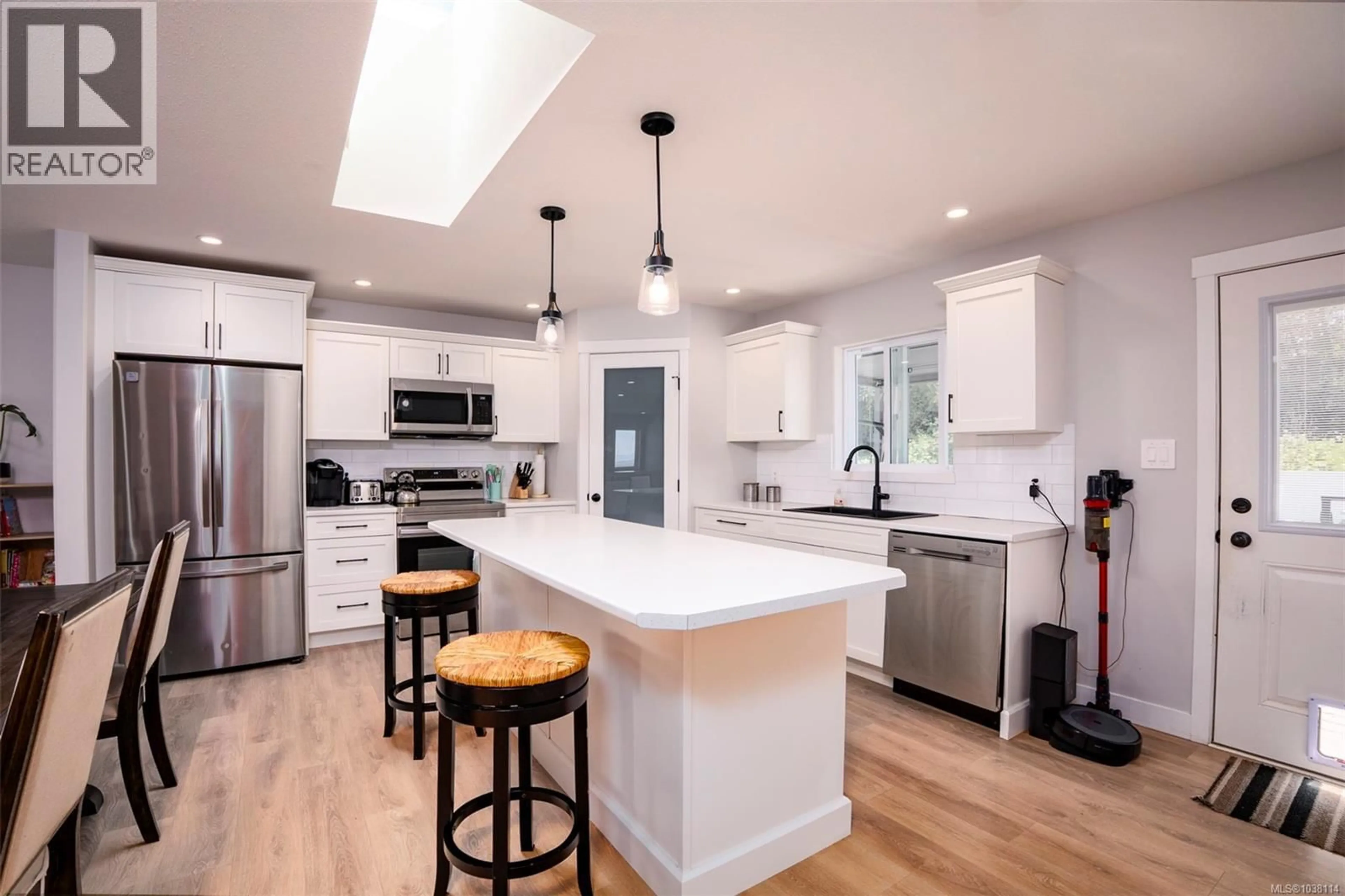 Open concept kitchen, unknown for 3238 MALCOLM ROAD, Chemainus British Columbia V0R1K2